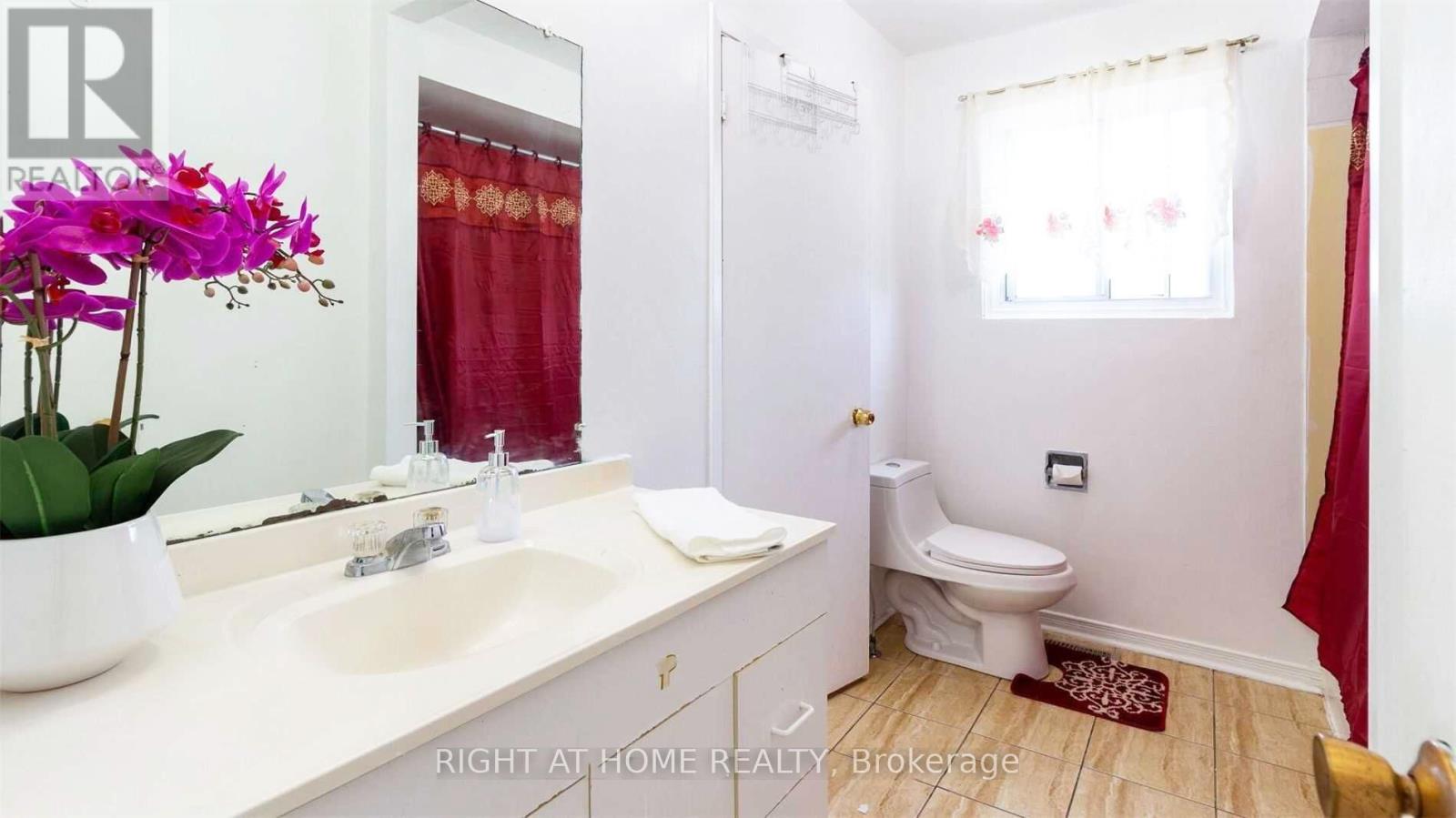 35 Shoredale Drive, Toronto, Ontario  M1G 1K4 - Photo 9 - E12882604