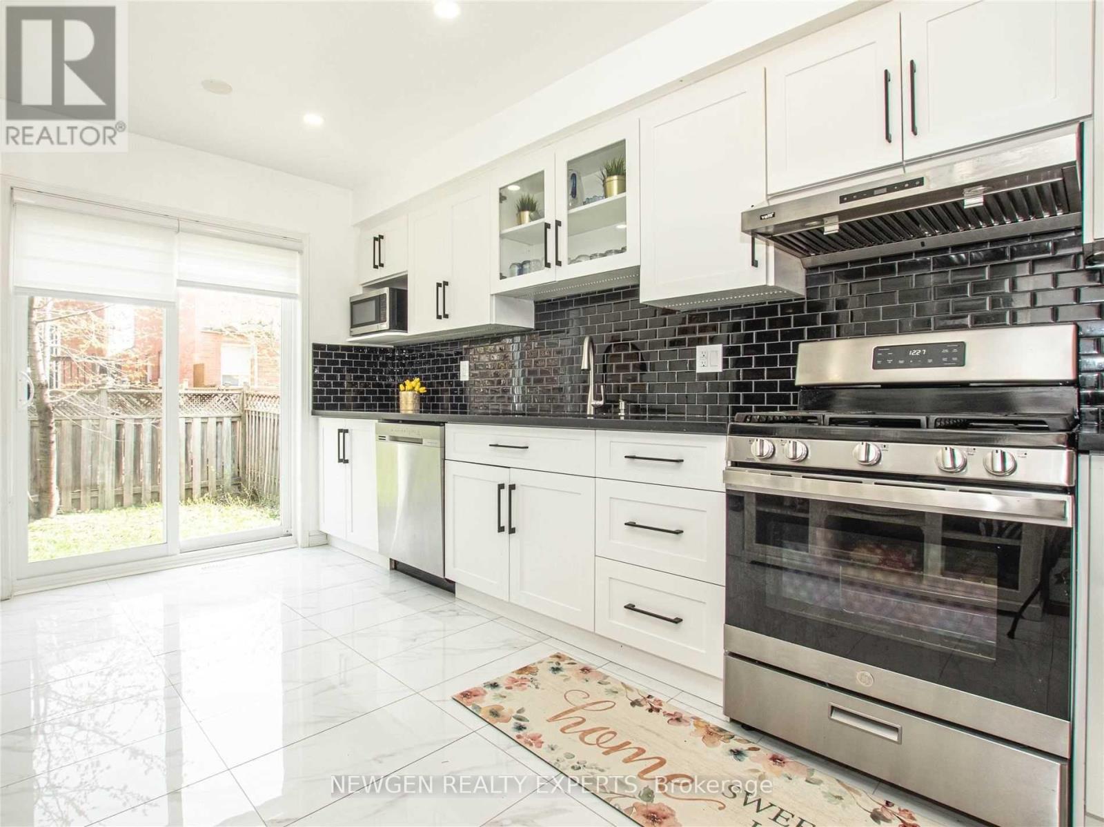 Main Fl - 134 Muirland Crescent N, Brampton, Ontario L6X 4G1 - Photo 6 - W12905360
