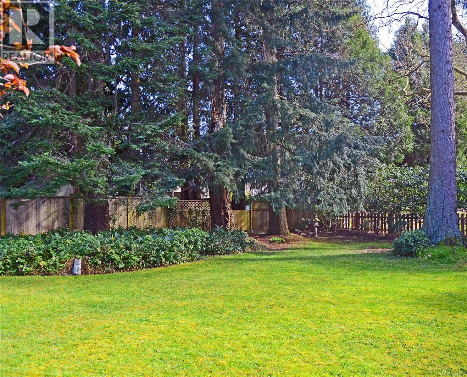1838 Dunnett Cres, Saanich, British Columbia  V8N 2P5 - Photo 7 - 1034160