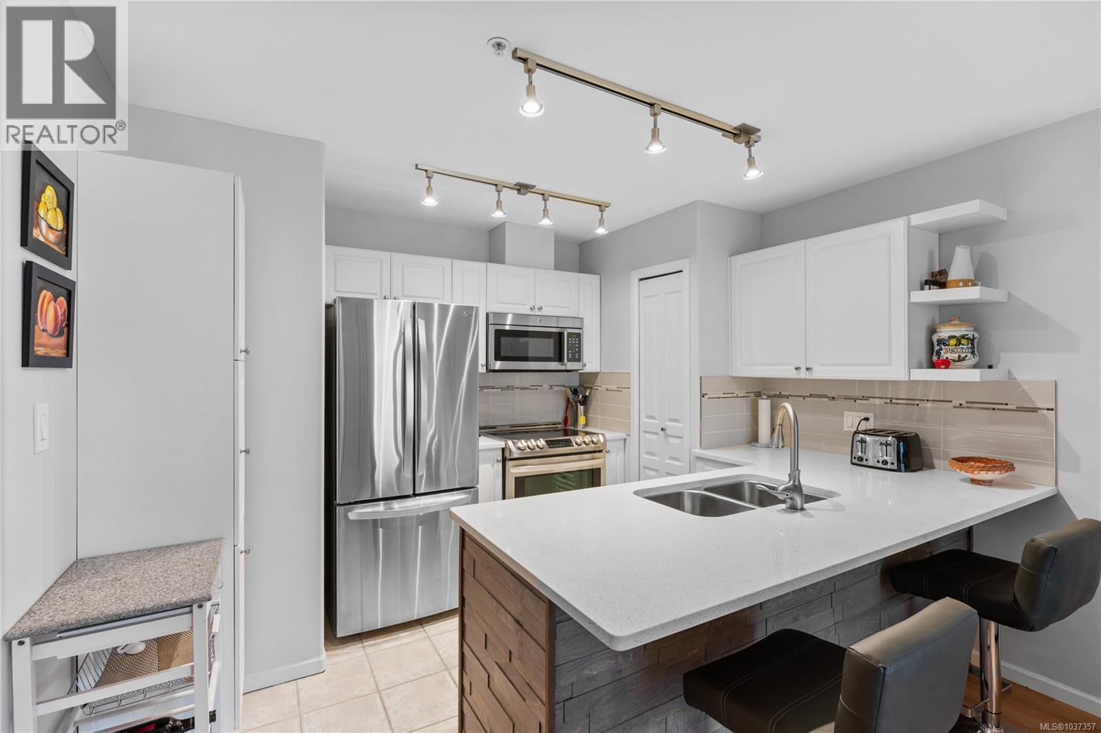 416 29 Songhees Rd, Victoria, British Columbia  V9A 7M6 - Photo 10 - 1037357