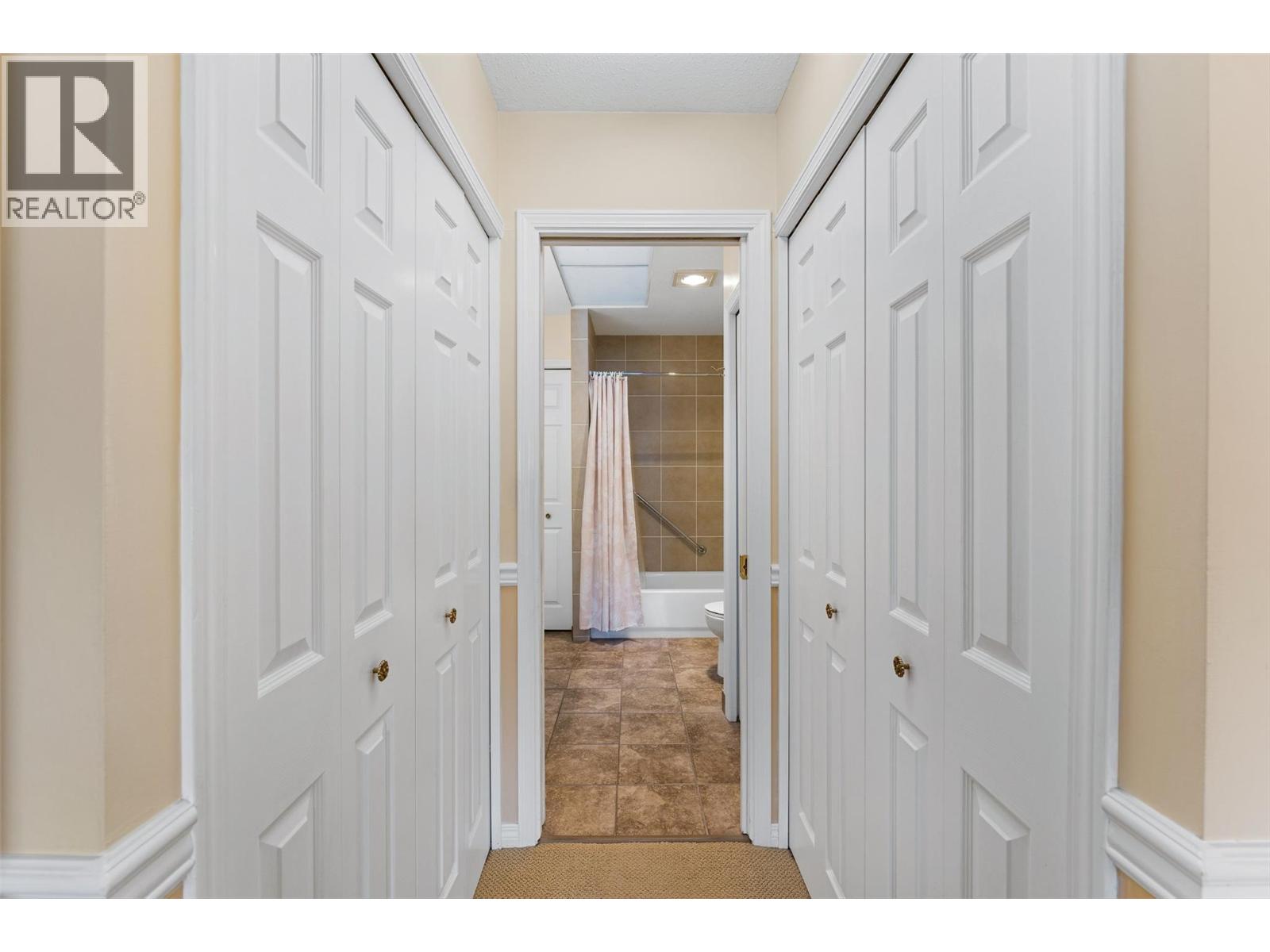 2200 Gordon Drive Unit# 33, Kelowna, British Columbia  V1Y 8T7 - Photo 10 - 10387937