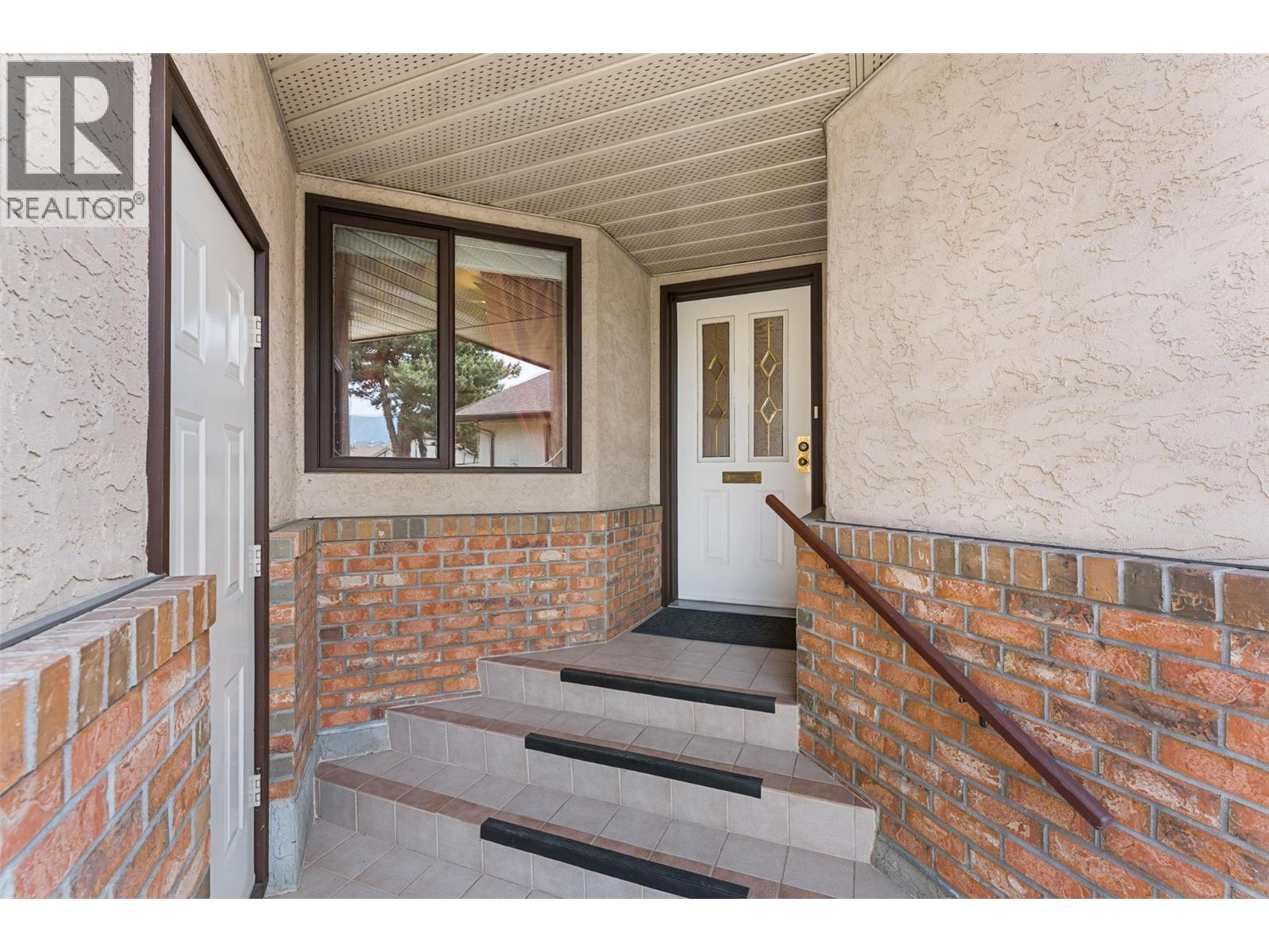 2200 Gordon Drive Unit# 33, Kelowna, British Columbia  V1Y 8T7 - Photo 5 - 10387937