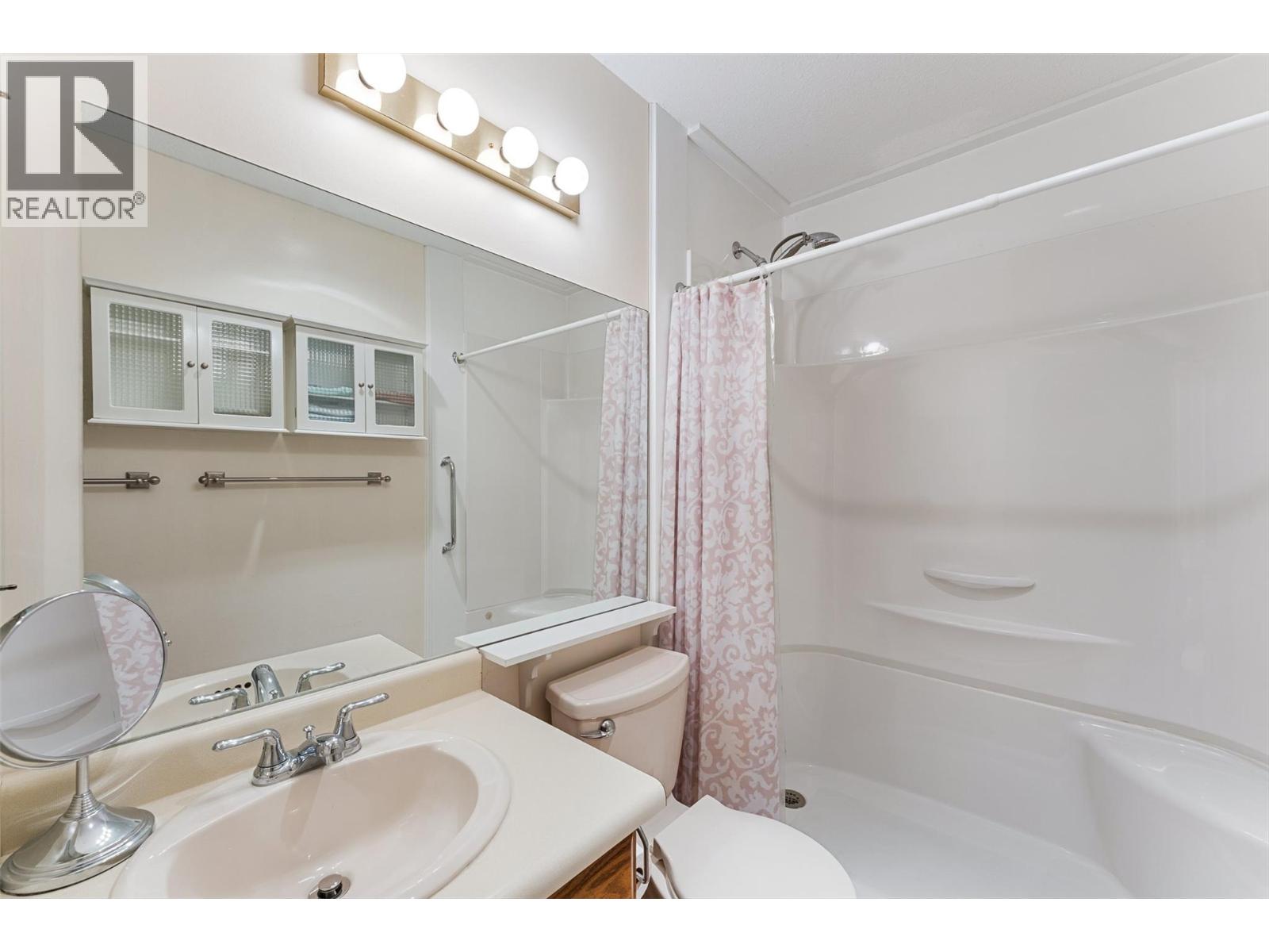 2200 Gordon Drive Unit# 33, Kelowna, British Columbia  V1Y 8T7 - Photo 12 - 10387937