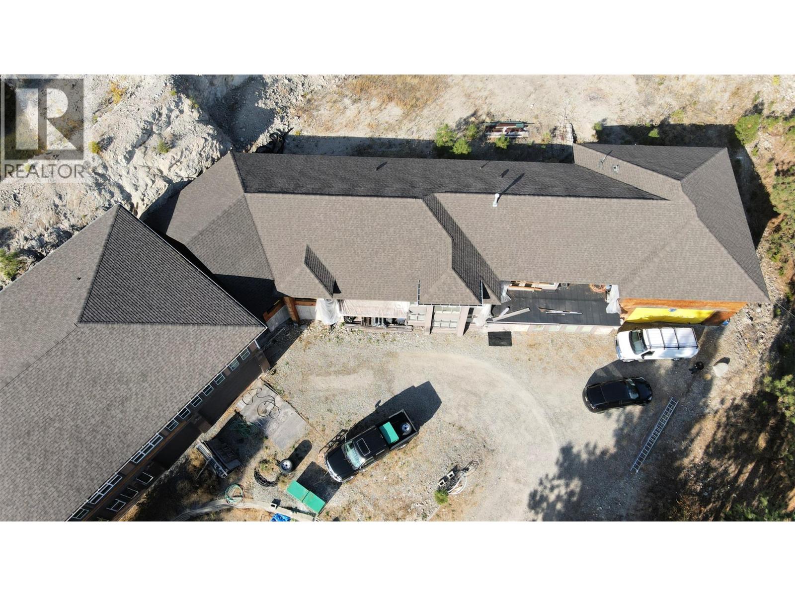 5621 Harrington Court, Peachland, British Columbia  V0H 1X4 - Photo 2 - 10388026