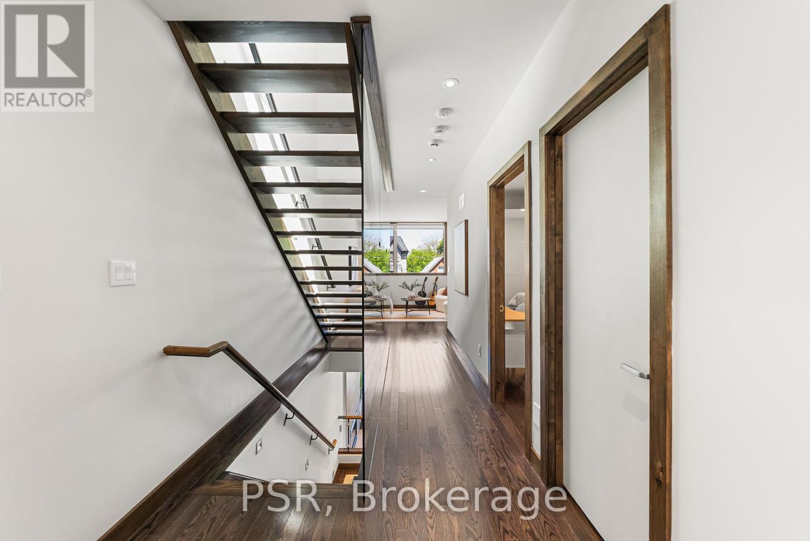 444 Winnett Avenue, Toronto, Ontario  M6C 3M4 - Photo 15 - C13146210