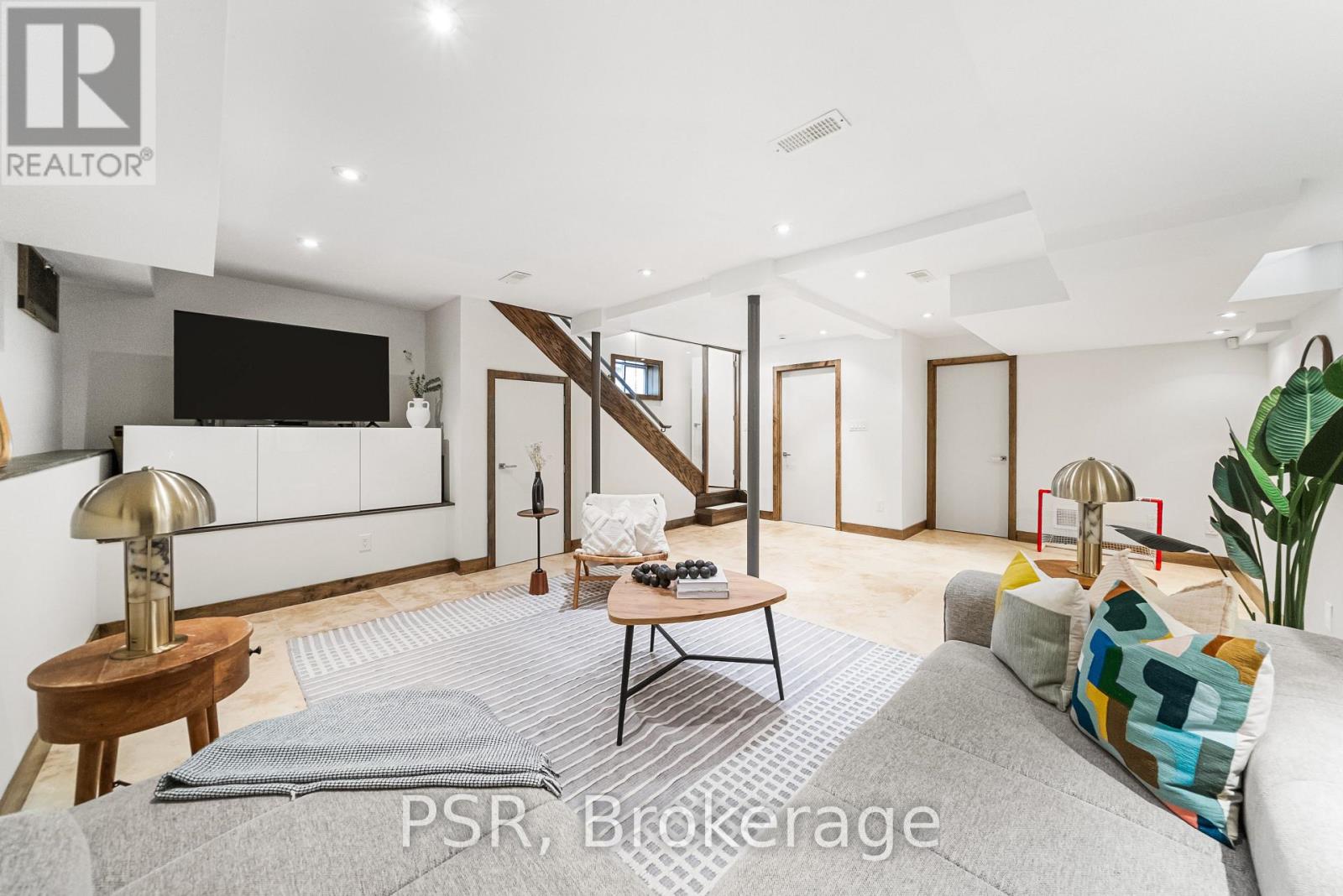 444 Winnett Avenue, Toronto, Ontario  M6C 3M4 - Photo 35 - C13146210