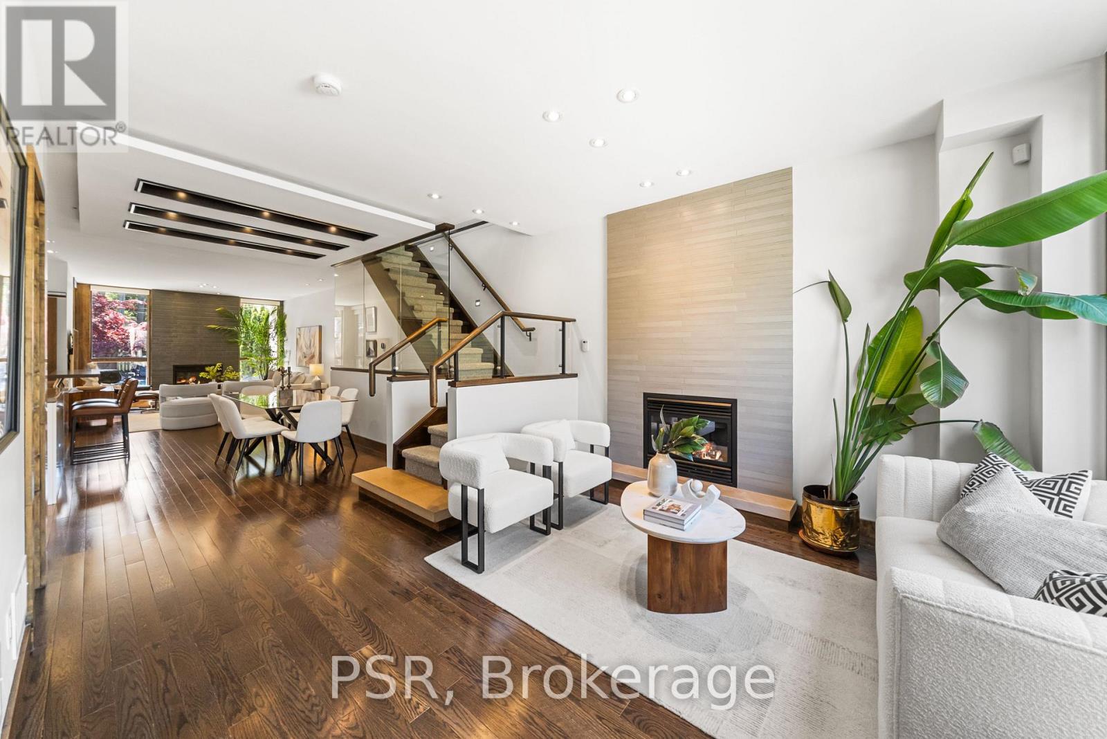 444 Winnett Avenue, Toronto, Ontario  M6C 3M4 - Photo 4 - C13146210