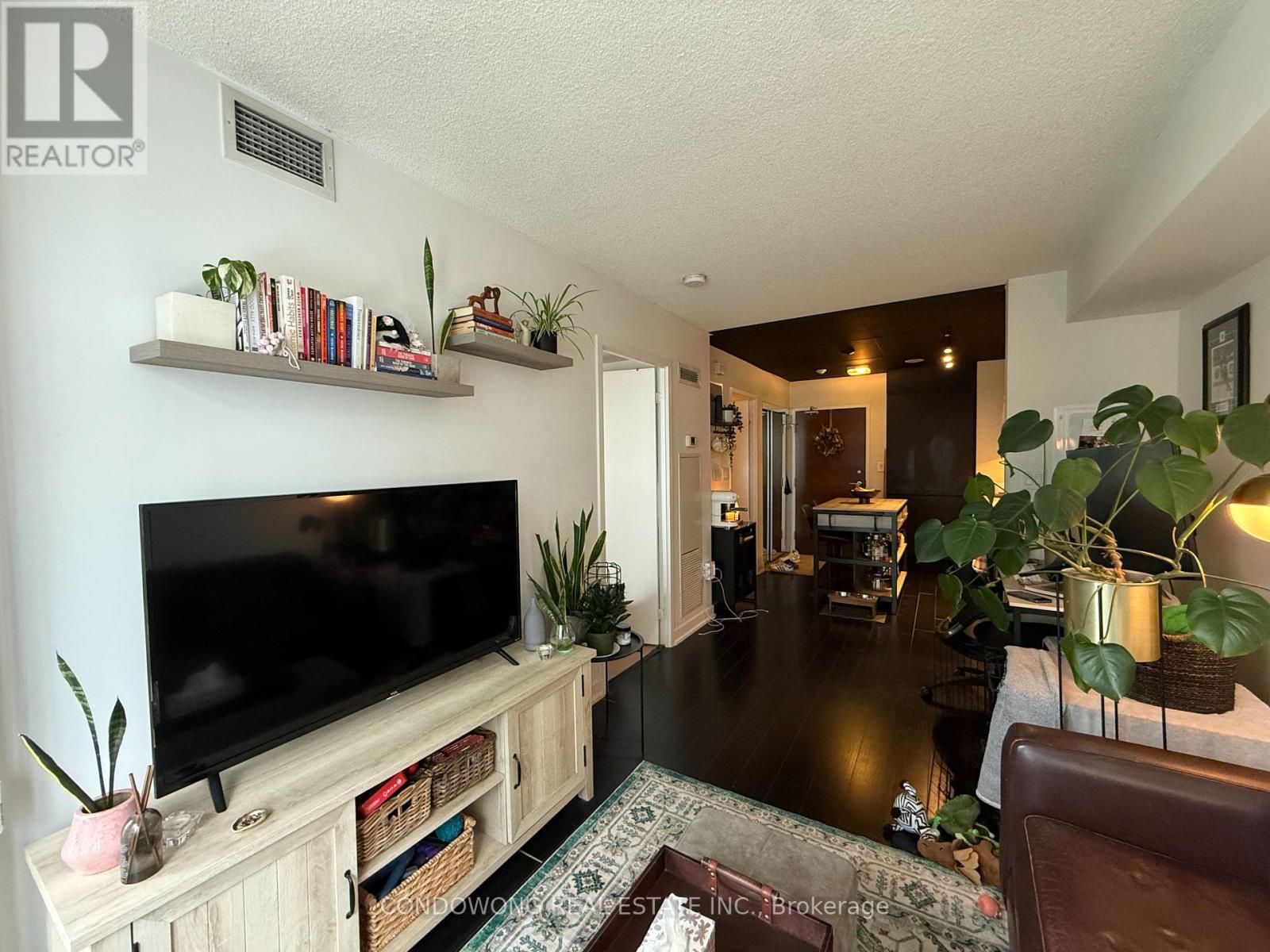 837 - 15 ICEBOAT TERRACE
