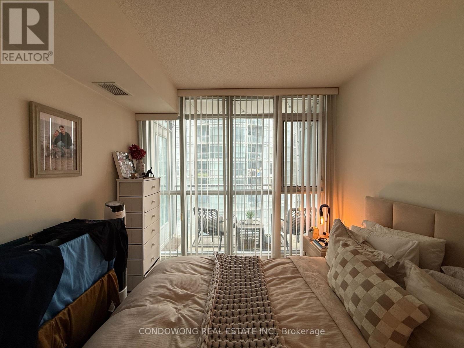 837 - 15 Iceboat Terrace, Toronto, Ontario  M5V 4A5 - Photo 8 - C13146378