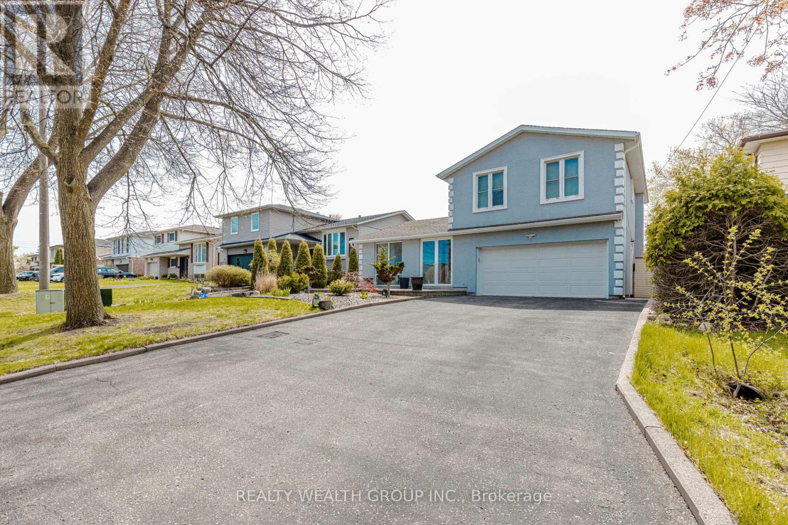 688 ANTIGUA CRESCENT, Oshawa, Ontario