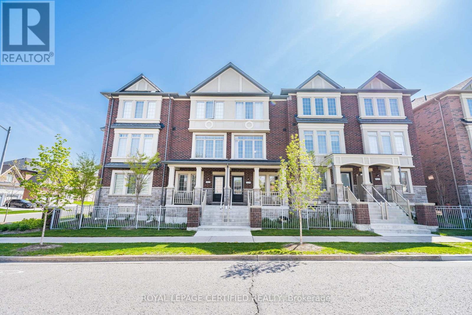 529 OLD HARWOOD AVENUE, Ajax, Ontario