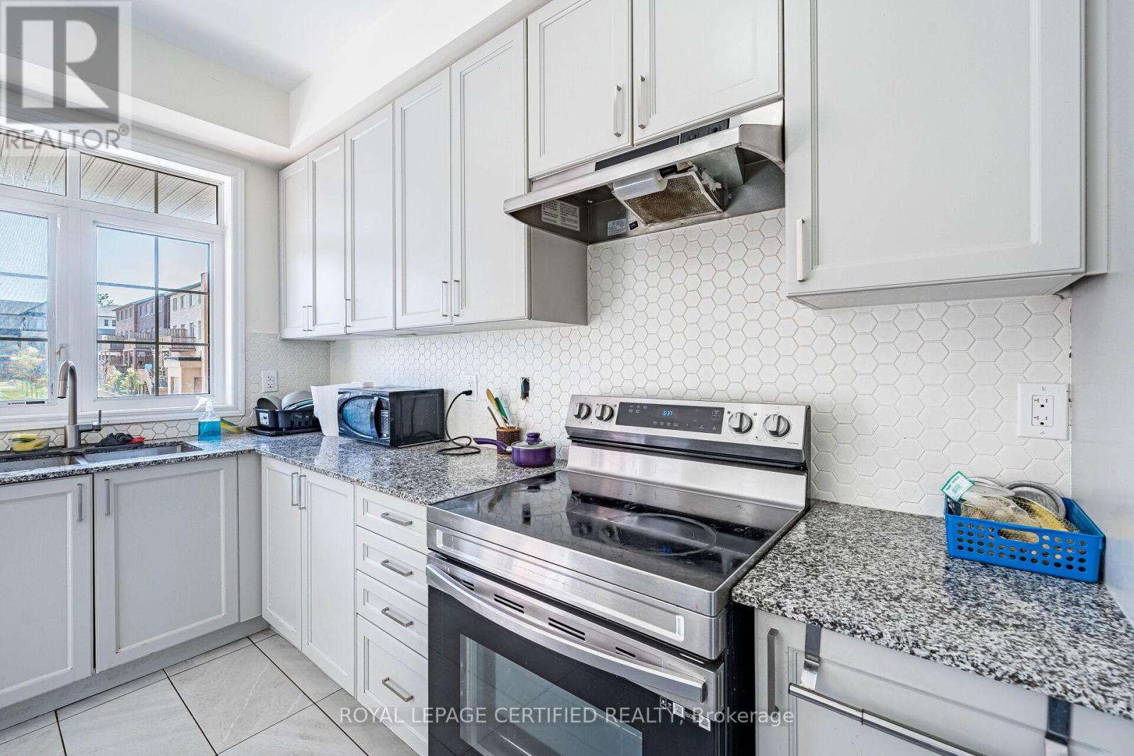 529 Old Harwood Avenue, Ajax, Ontario  L1Z 0V2 - Photo 23 - E13146328