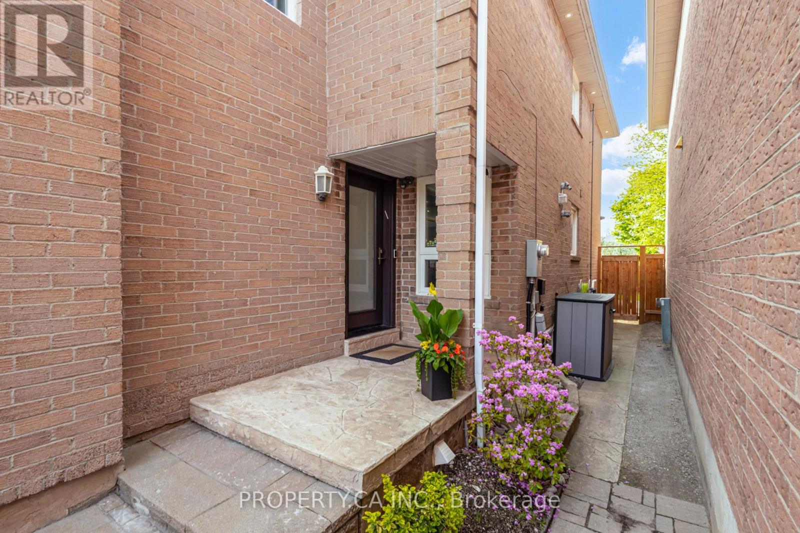 150 Brookmill Drive, Vaughan, Ontario  L4J 6M2 - Photo 4 - N13146320