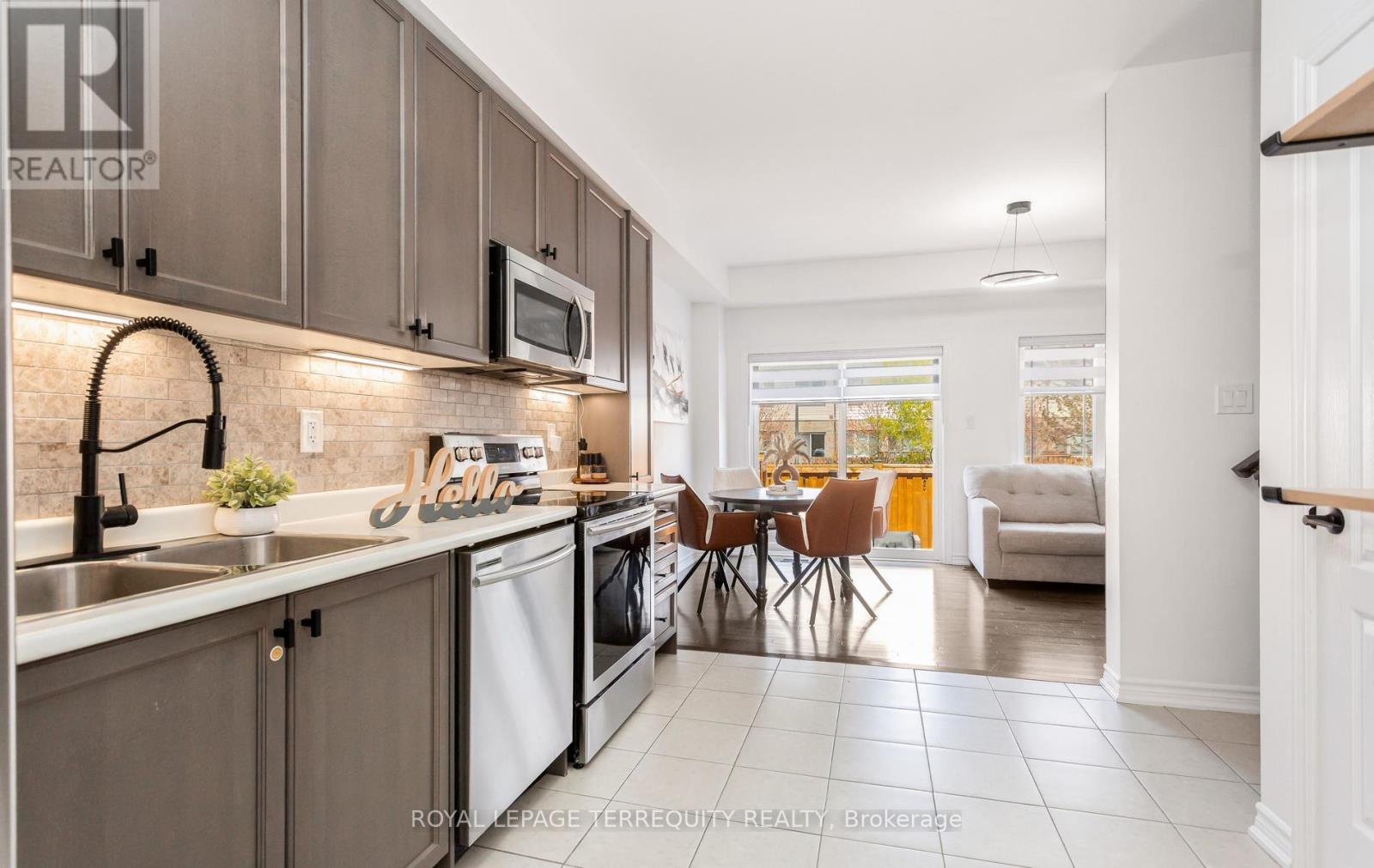 10 Deneb Street, Barrie (Ardagh), Ontario  L4M 0K6 - Photo 12 - S13146212