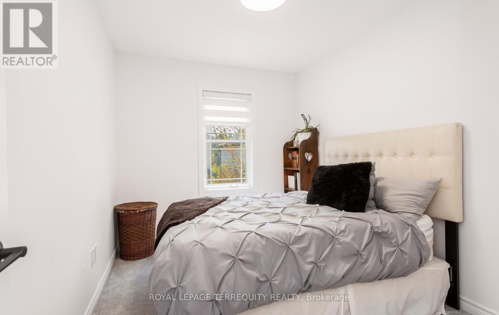 10 Deneb Street, Barrie (Ardagh), Ontario  L4M 0K6 - Photo 21 - S13146212