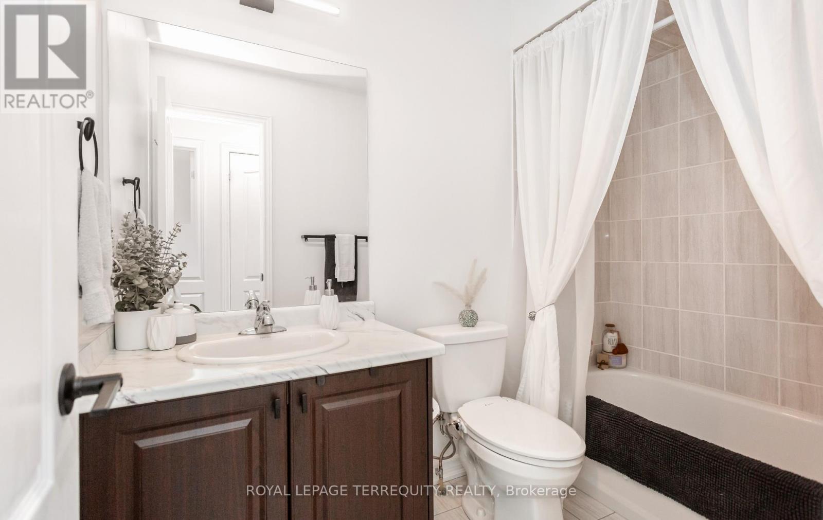 10 Deneb Street, Barrie (Ardagh), Ontario  L4M 0K6 - Photo 23 - S13146212
