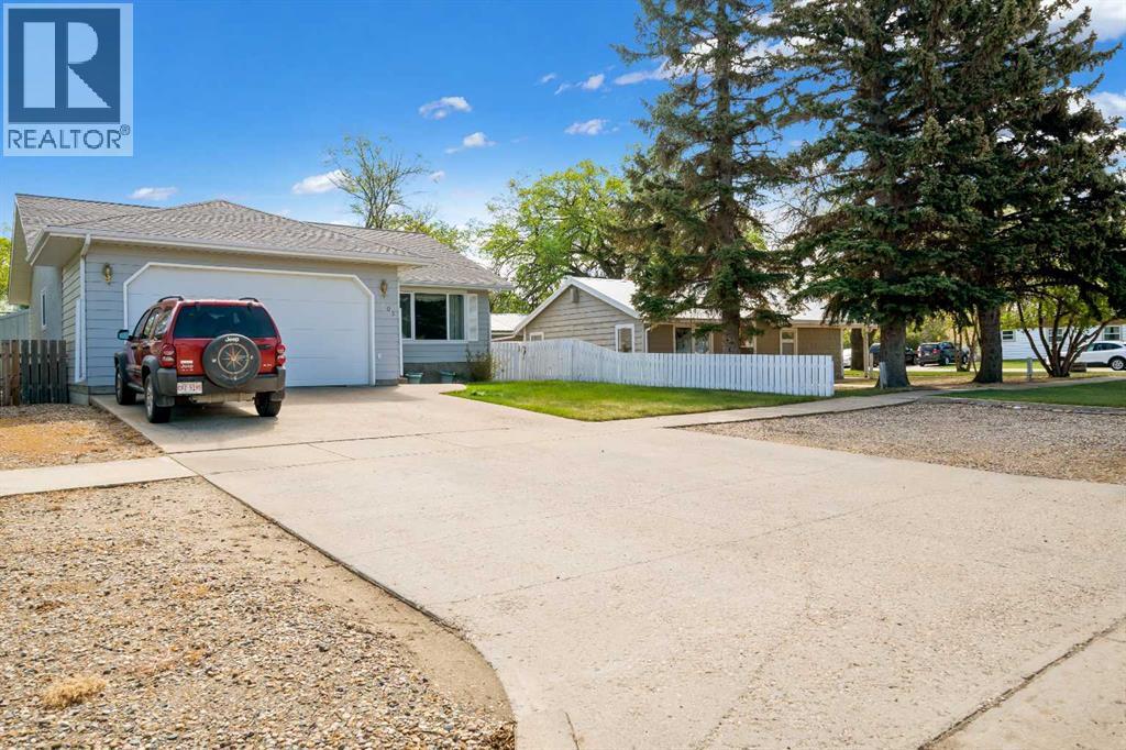 5205 55 Street, Taber, Alberta  T1G 1M6 - Photo 2 - A2310997