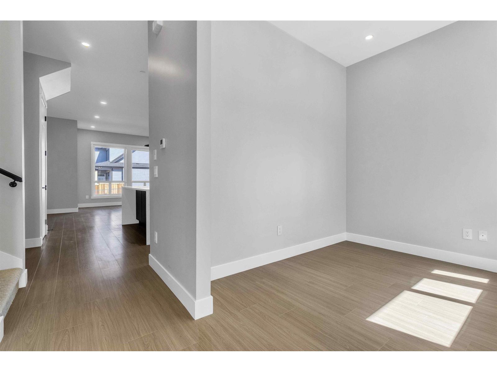 7686 196 Street, Langley, British Columbia  V2Y 3V4 - Photo 4 - R3124906