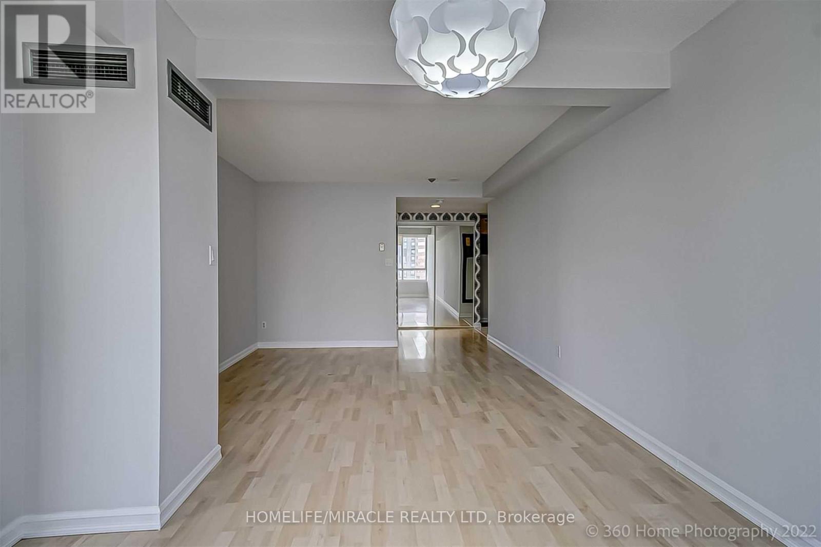 804b - 3605 Kariya Drive, Mississauga, Ontario  L5B 3J2 - Photo 4 - W13146196