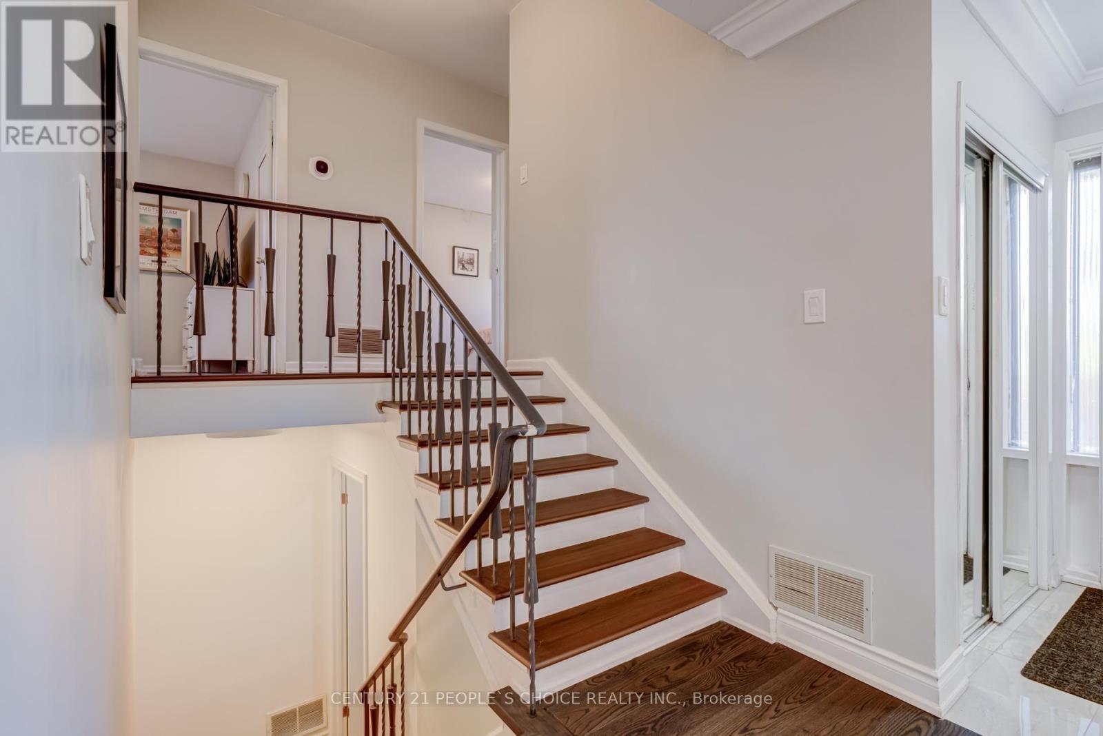 91 Golfdown Drive, Toronto, Ontario  M9W 2H9 - Photo 14 - W13146216