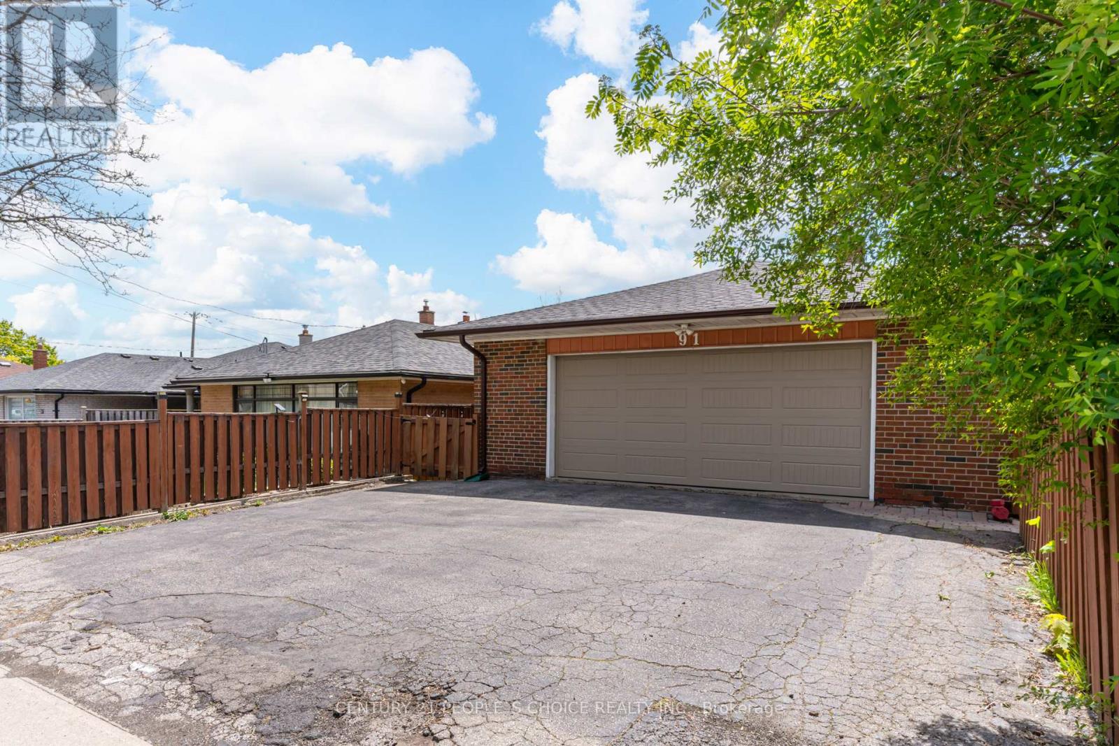 91 Golfdown Drive, Toronto, Ontario  M9W 2H9 - Photo 2 - W13146216