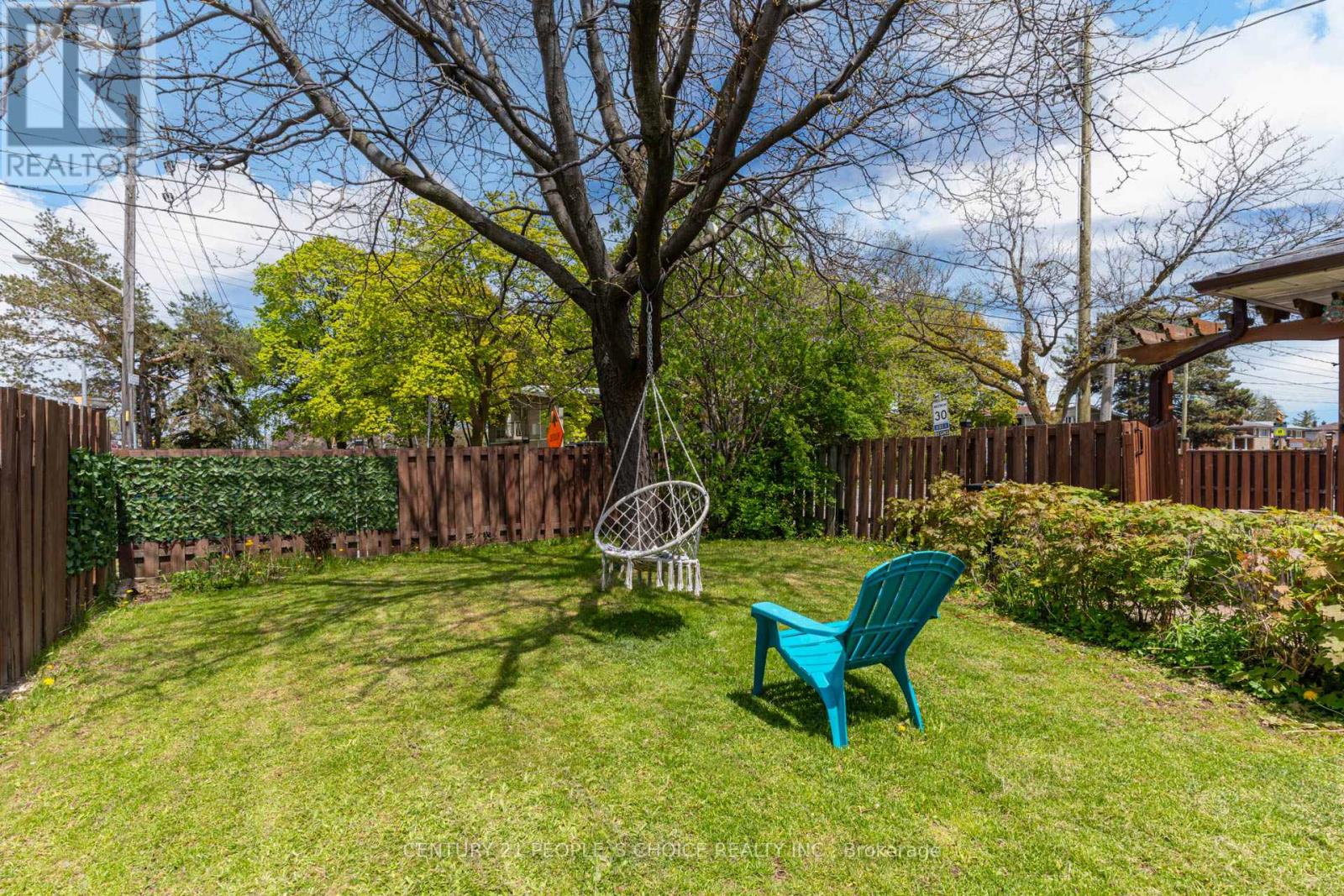 91 Golfdown Drive, Toronto, Ontario  M9W 2H9 - Photo 3 - W13146216