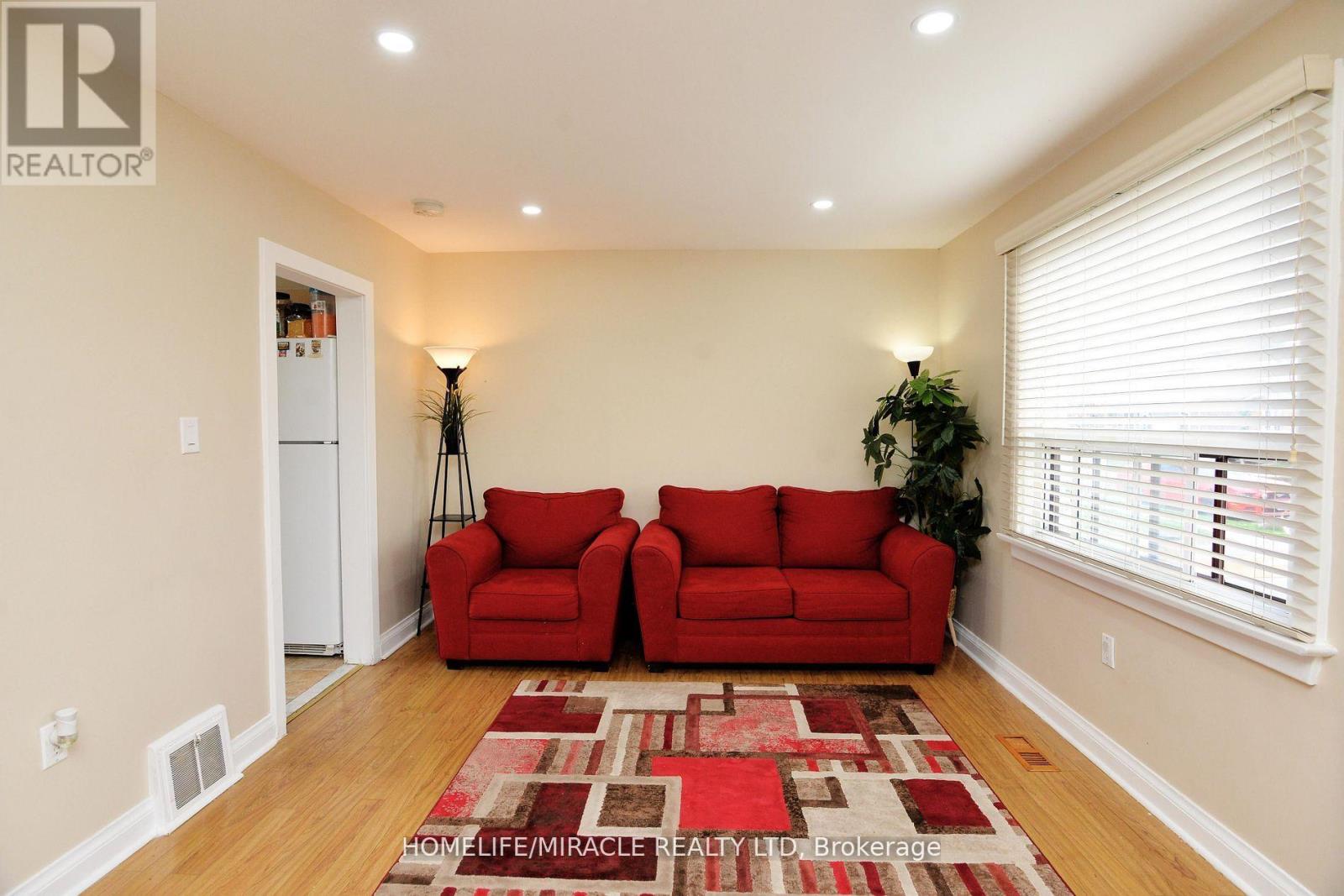 7 Sophia Street, Brampton, Ontario  L6V 1T8 - Photo 10 - W13146218