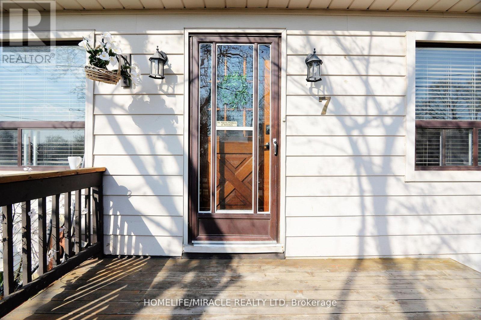 7 Sophia Street, Brampton, Ontario  L6V 1T8 - Photo 3 - W13146218