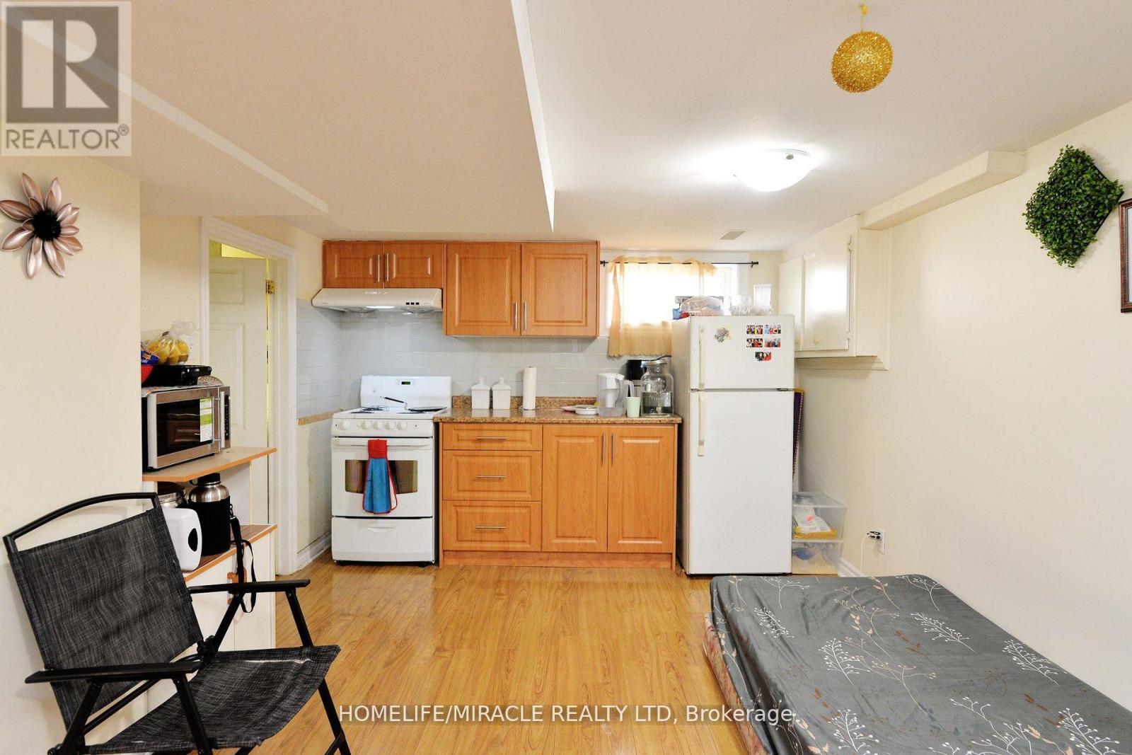 7 Sophia Street, Brampton, Ontario  L6V 1T8 - Photo 32 - W13146218