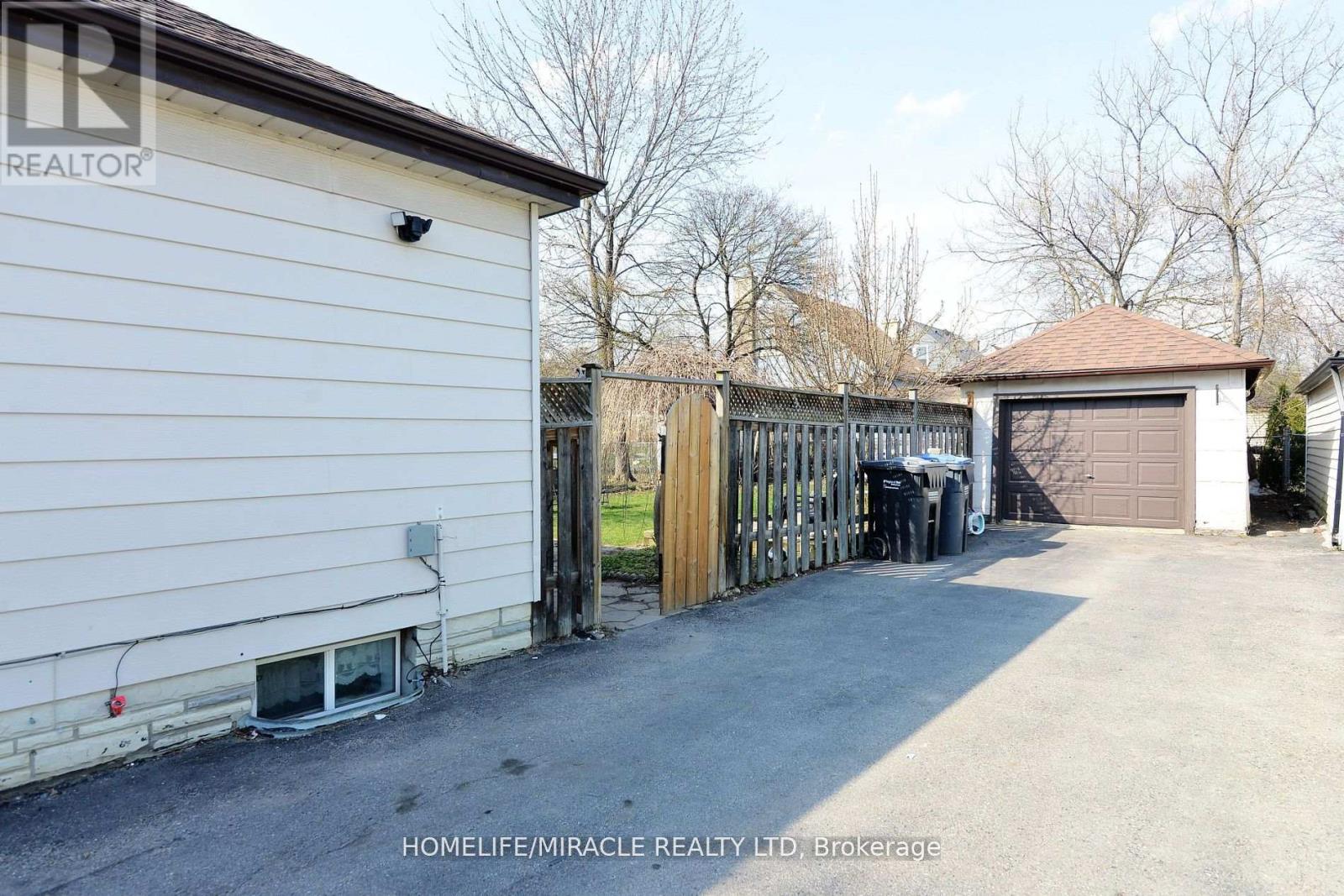 7 Sophia Street, Brampton, Ontario  L6V 1T8 - Photo 38 - W13146218