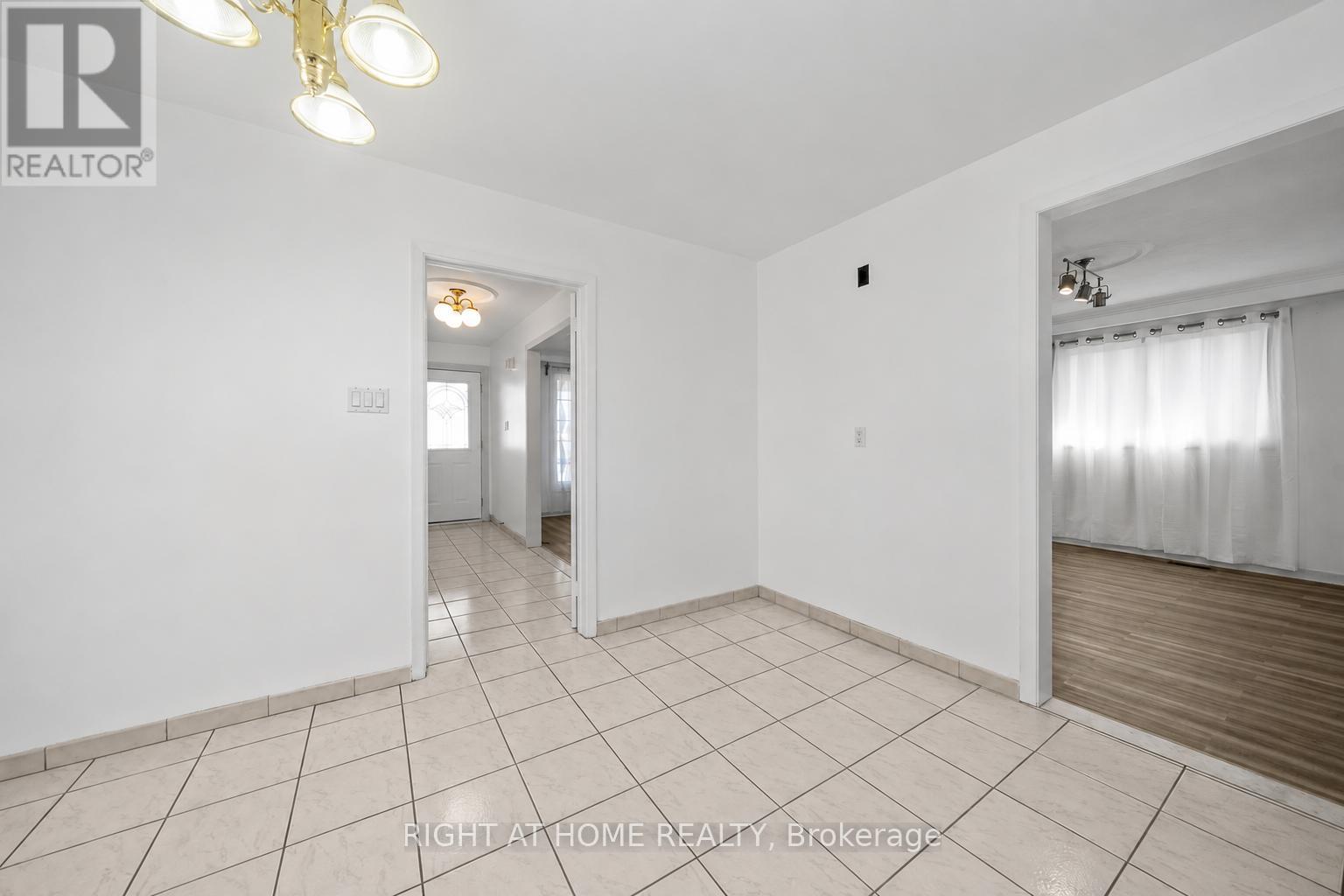 47 Wheelwright Crescent, Toronto, Ontario  M3N 1V2 - Photo 4 - W13146226