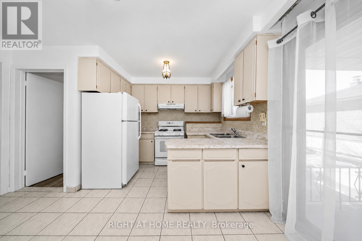 47 Wheelwright Crescent, Toronto, Ontario  M3N 1V2 - Photo 6 - W13146226