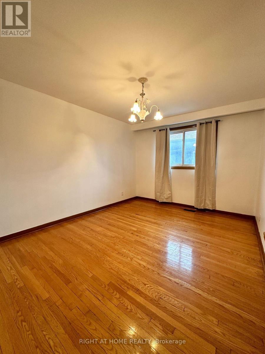 47 Wheelwright Crescent, Toronto, Ontario  M3N 1V2 - Photo 9 - W13146226