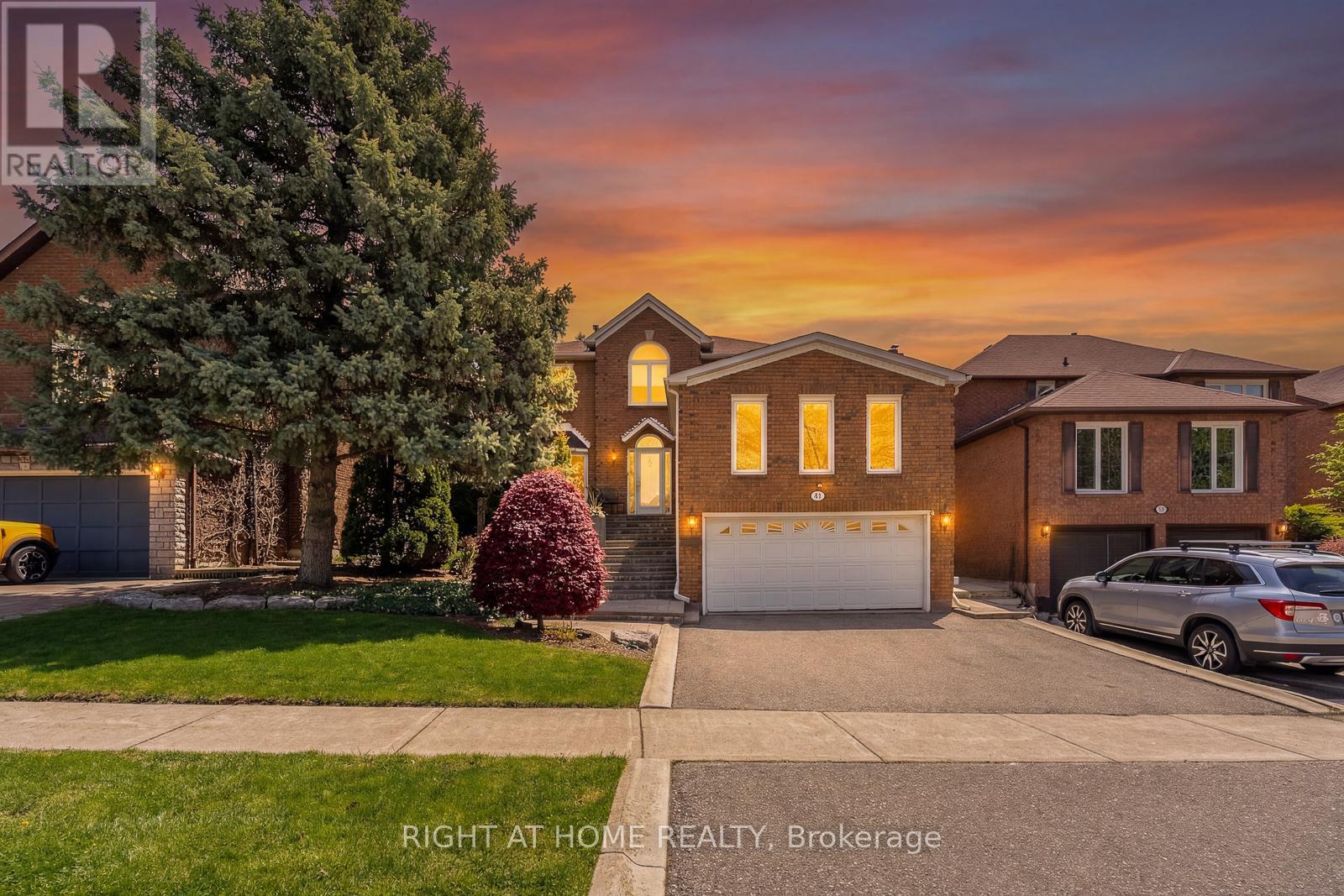 41 CHRISTIE DRIVE, Brampton, Ontario