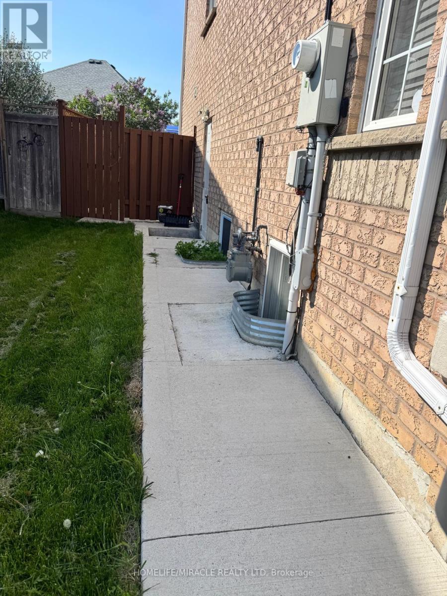 Unit 2-Bsmt - 120 Viceroy Crescent, Brampton, Ontario  L7A 1V4 - Photo 2 - W13146272