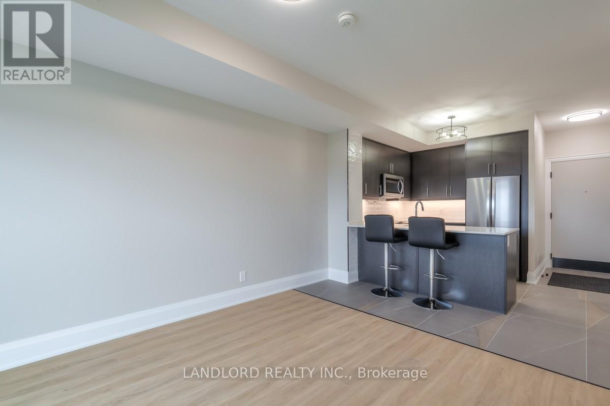 308 - 345 Wheat Boom Drive, Oakville, Ontario  L6H 7X5 - Photo 5 - W13146344
