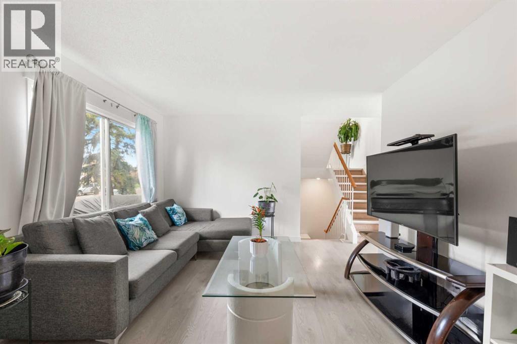 3312 56 Street Ne, Calgary, Alberta  T1Y 3W1 - Photo 5 - A2309623