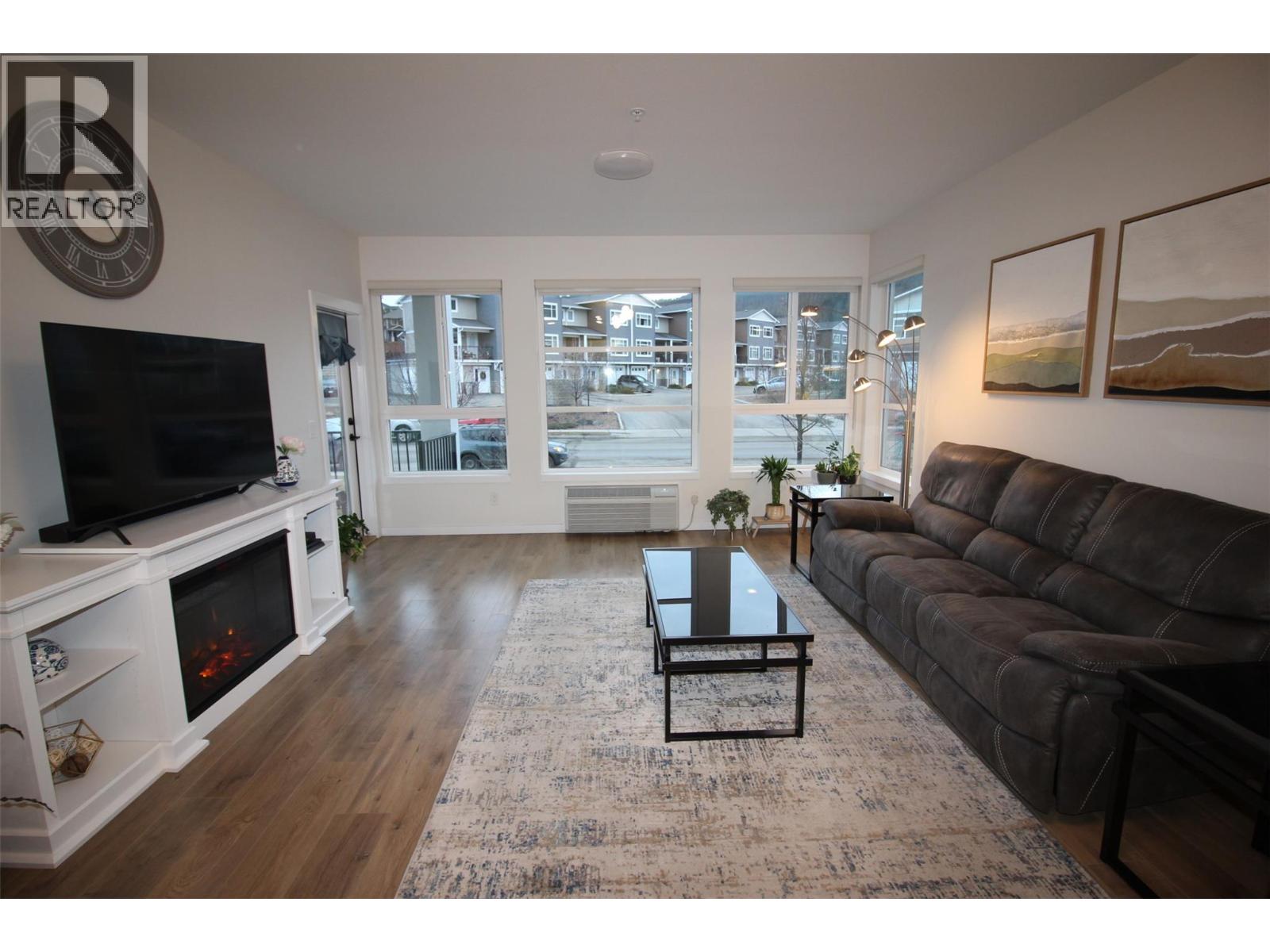 1880 Hugh Allan Drive Unit# 204, Kamloops, British Columbia  V1S 0E8 - Photo 4 - 10387952
