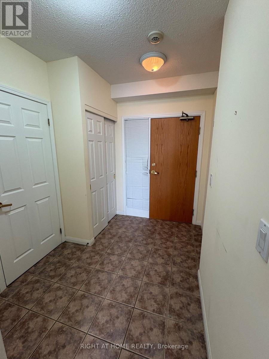 403 - 94 Dean Avenue, Barrie, Ontario  L4N 0M3 - Photo 5 - S13146194