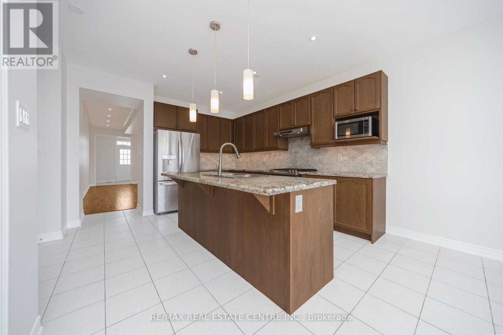 26 Fruitvale Circle, Brampton, Ontario  L7A 5B8 - Photo 10 - W13107264