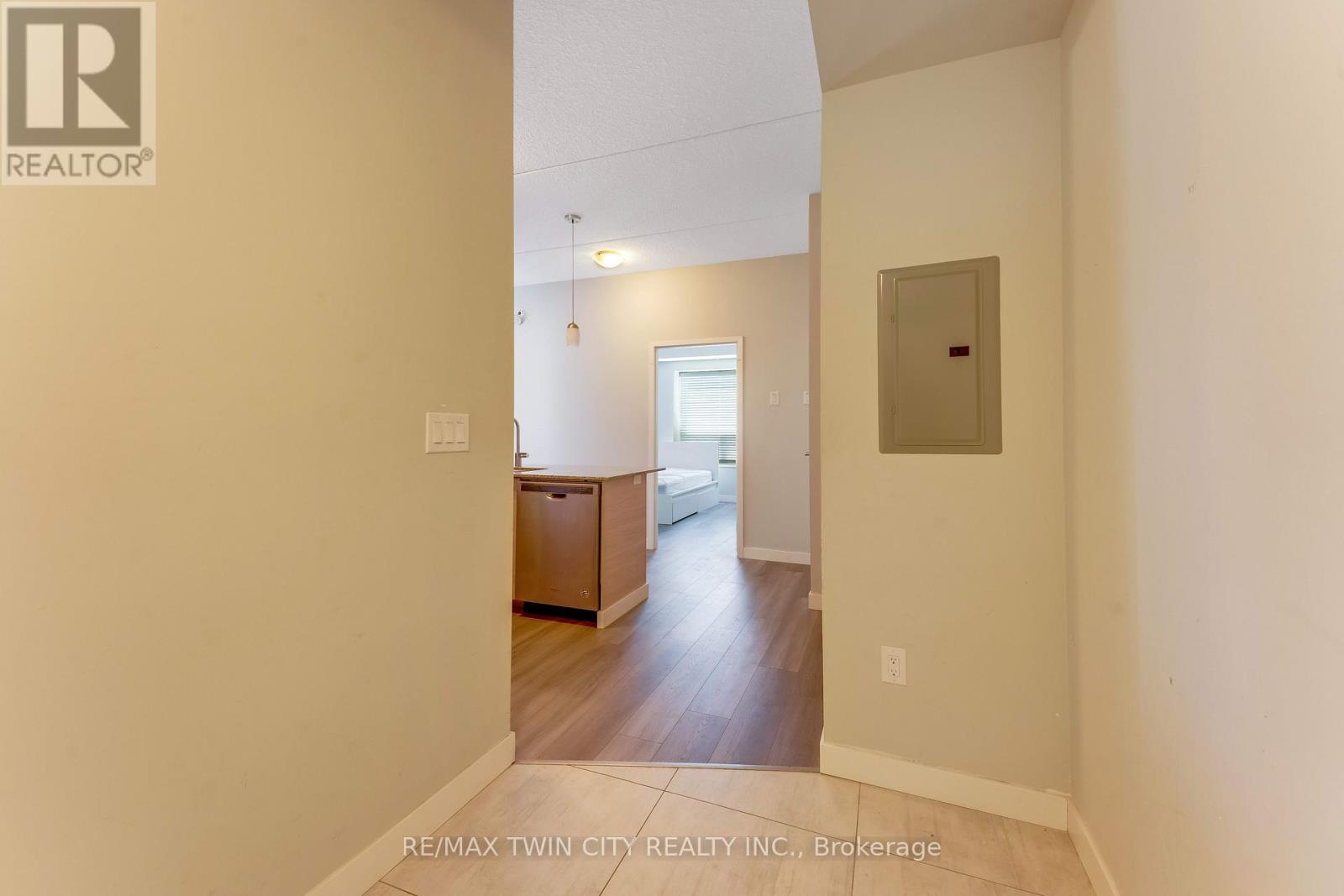 1102 - 318 Spruce Street E, Waterloo, Ontario  N2L 3M6 - Photo 3 - X13146400