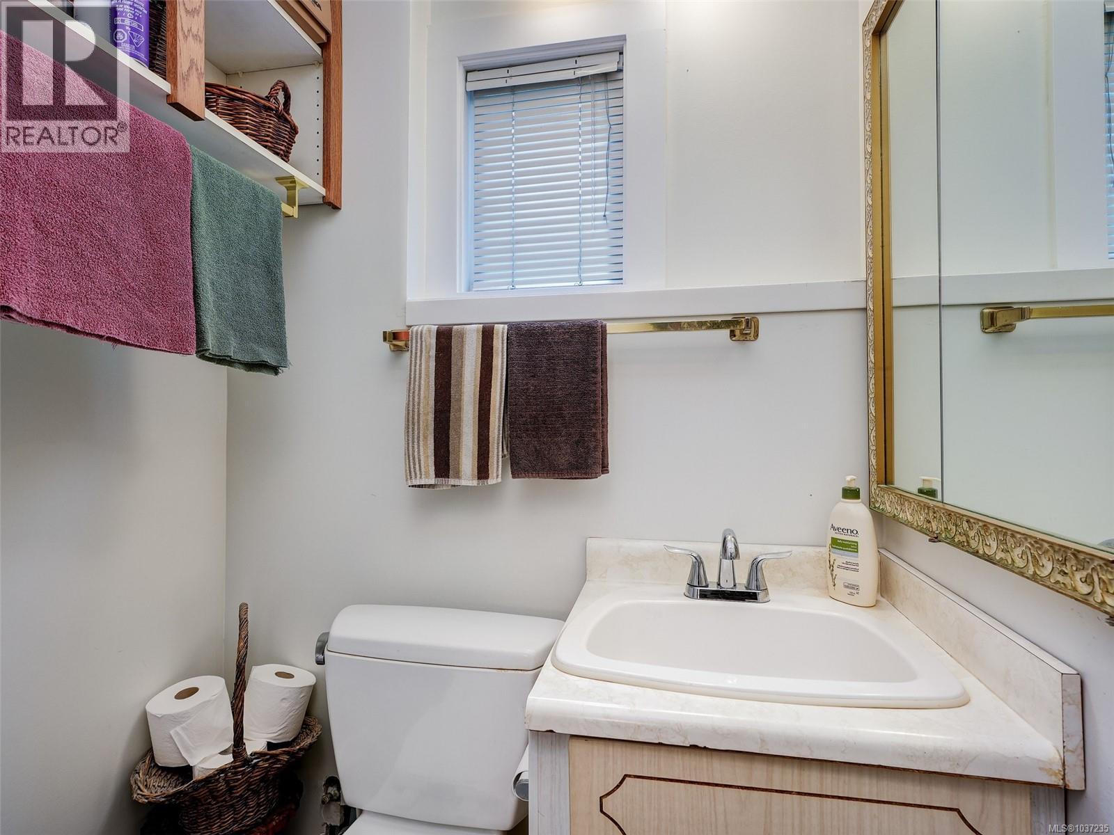 4034 Carey Rd, Saanich, British Columbia  V8Z 4E8 - Photo 16 - 1037235