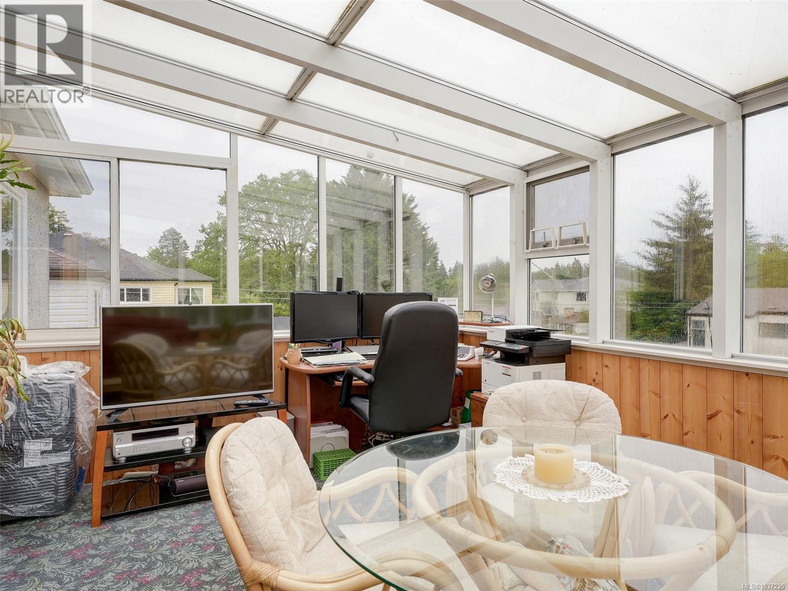 4034 Carey Rd, Saanich, British Columbia  V8Z 4E8 - Photo 5 - 1037235
