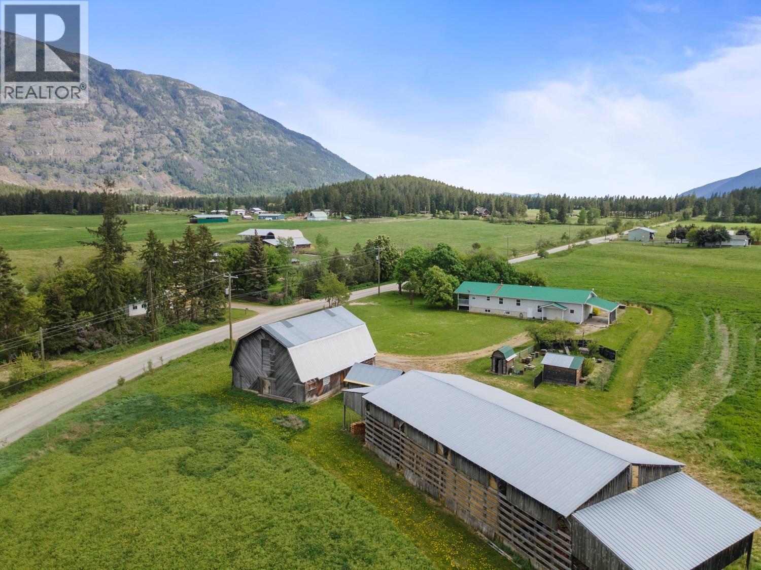 1027 Huscroft Road, Lister, British Columbia V0B 1G1 - Photo 21 - 10388021