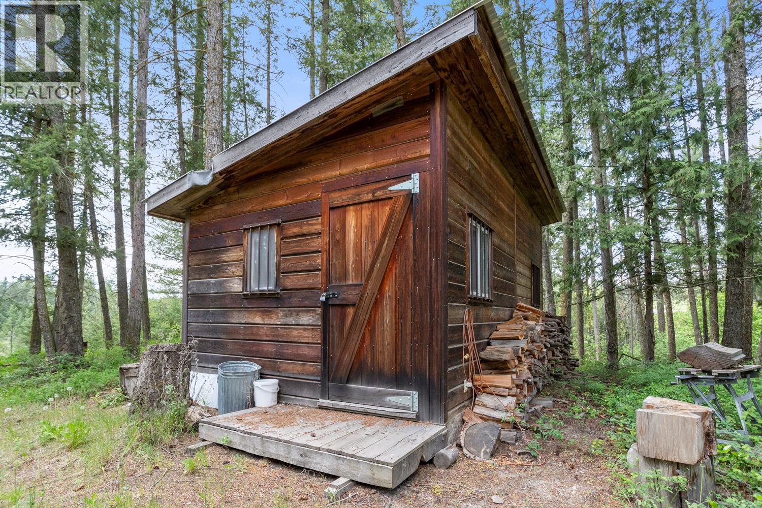 1027 Huscroft Road, Lister, British Columbia V0B 1G1 - Photo 27 - 10388021