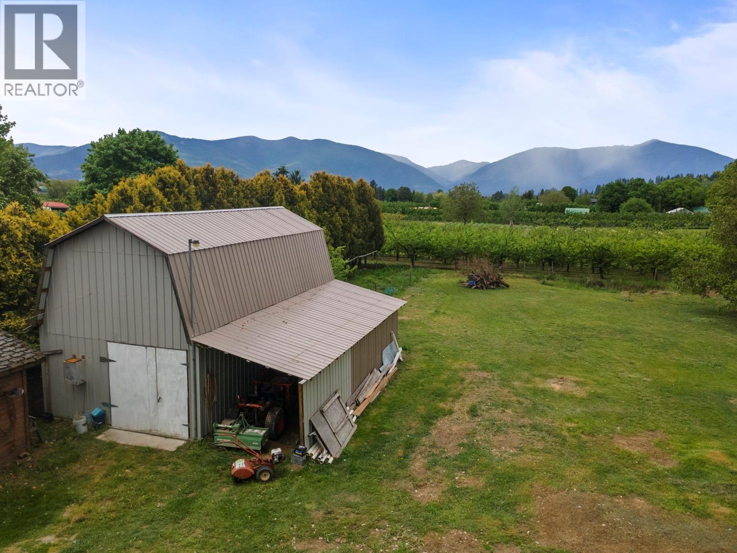 215 33rd Avenue S, Erickson, British Columbia V0B 1G1 - Photo 2 - 10387369