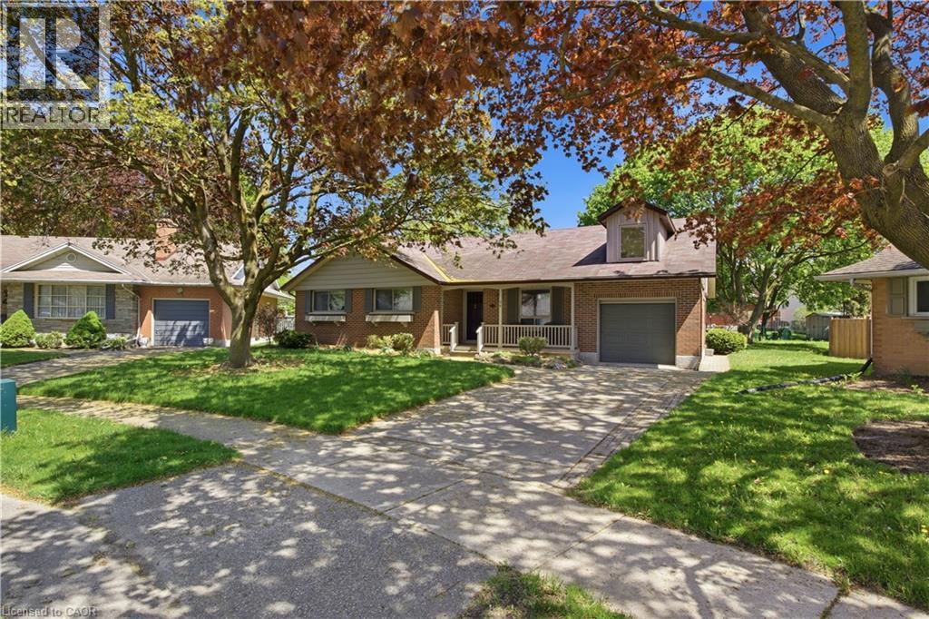 34 Yule Place, Kitchener, Ontario  N2B 2J8 - Photo 2 - 40831449