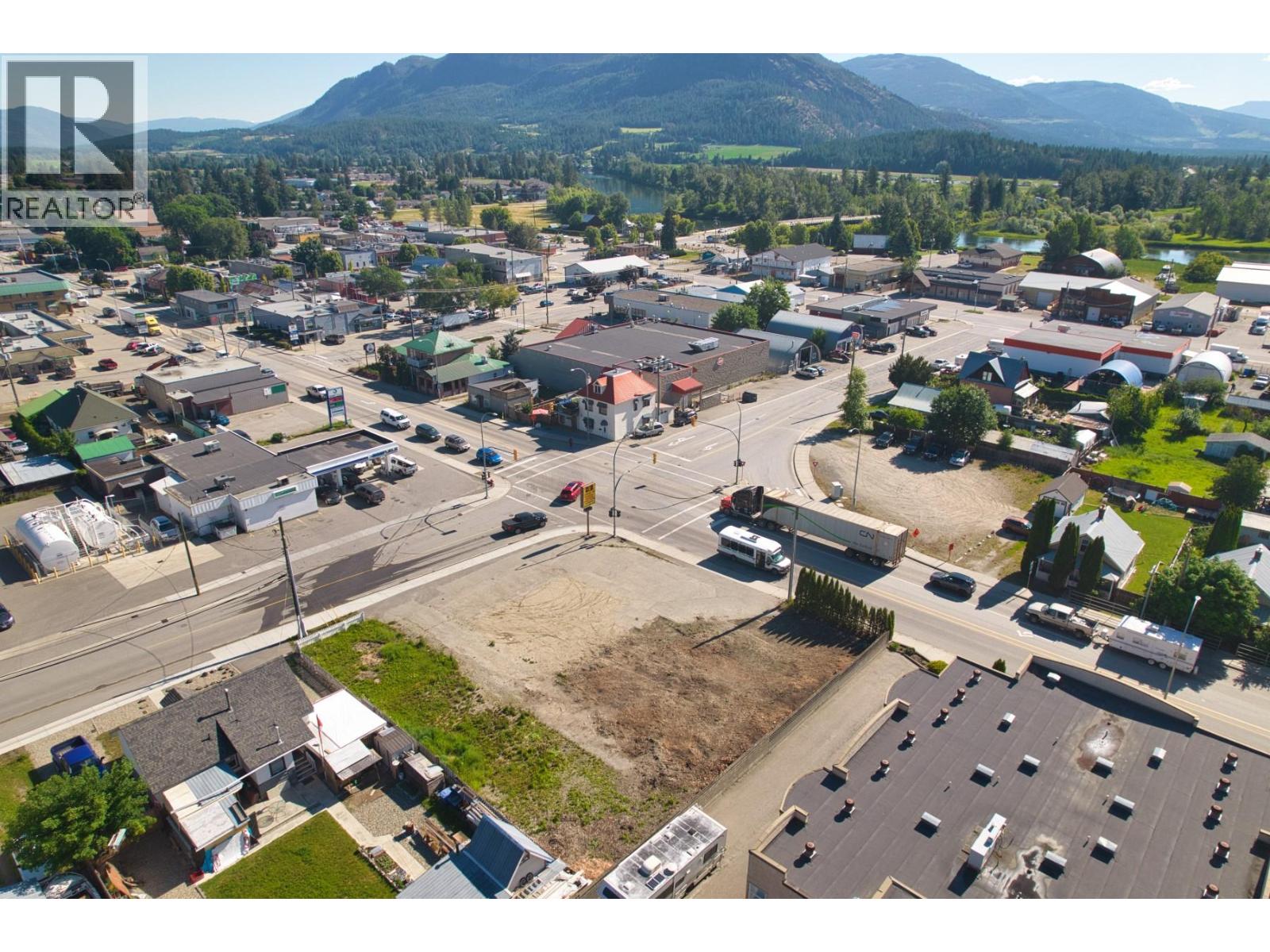 606 George Street, Enderby, British Columbia  V0E 1V1 - Photo 10 - 10355558
