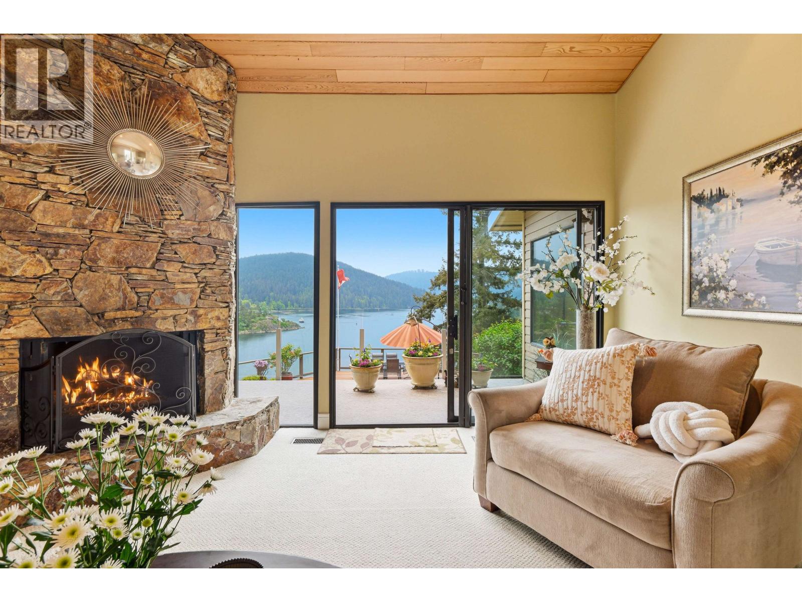 1584 Look Out Point, North Vancouver, British Columbia  V7G 1X9 - Photo 10 - R3124766