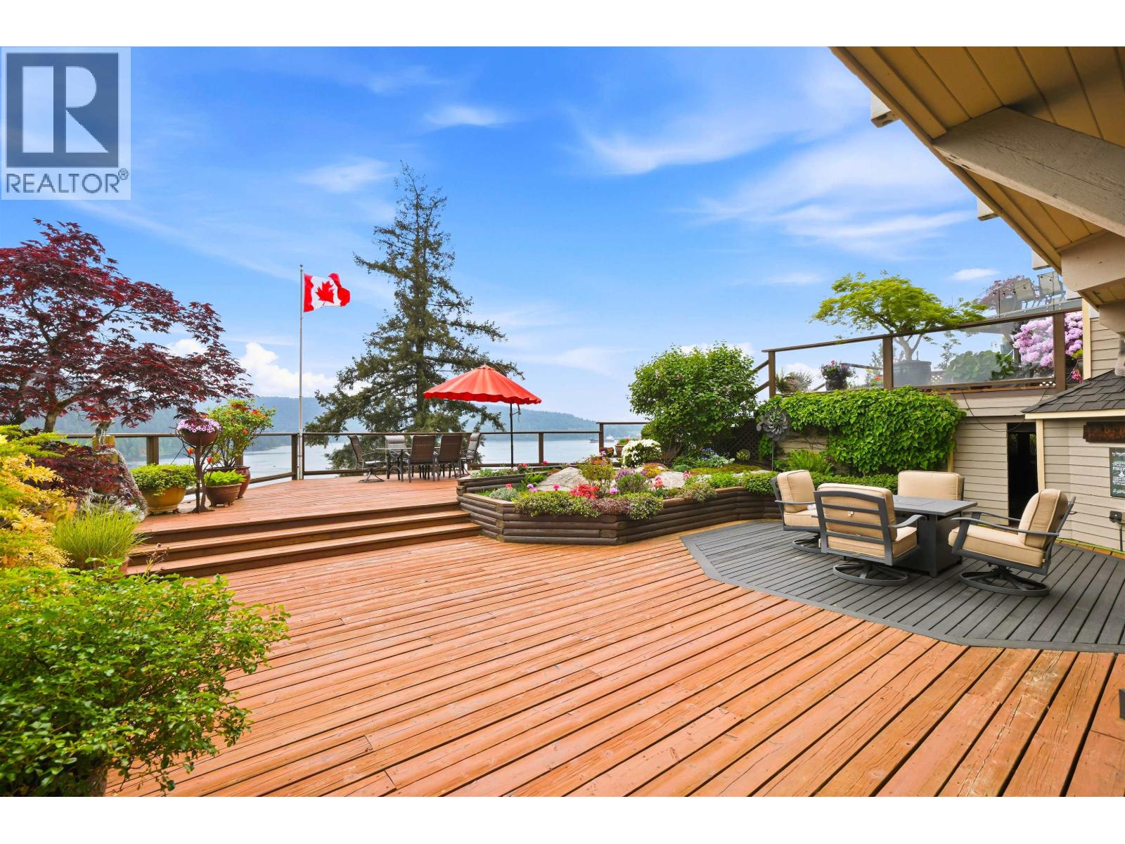1584 Look Out Point, North Vancouver, British Columbia  V7G 1X9 - Photo 37 - R3124766